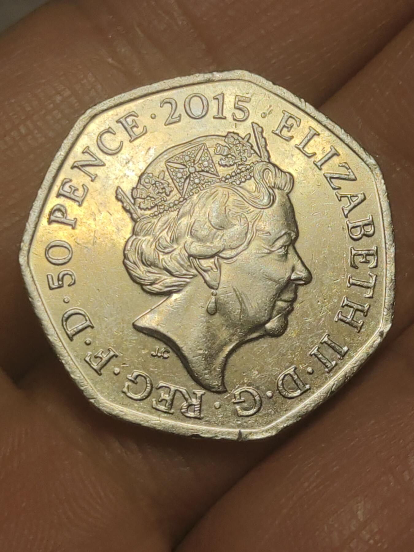 2026年第三十八场(总第二百零七场）外国好品散币场(免佣金) 英国🇬🇧2015年50便士(1940不列颠之战75周年纪念币，第五版女王头像版)