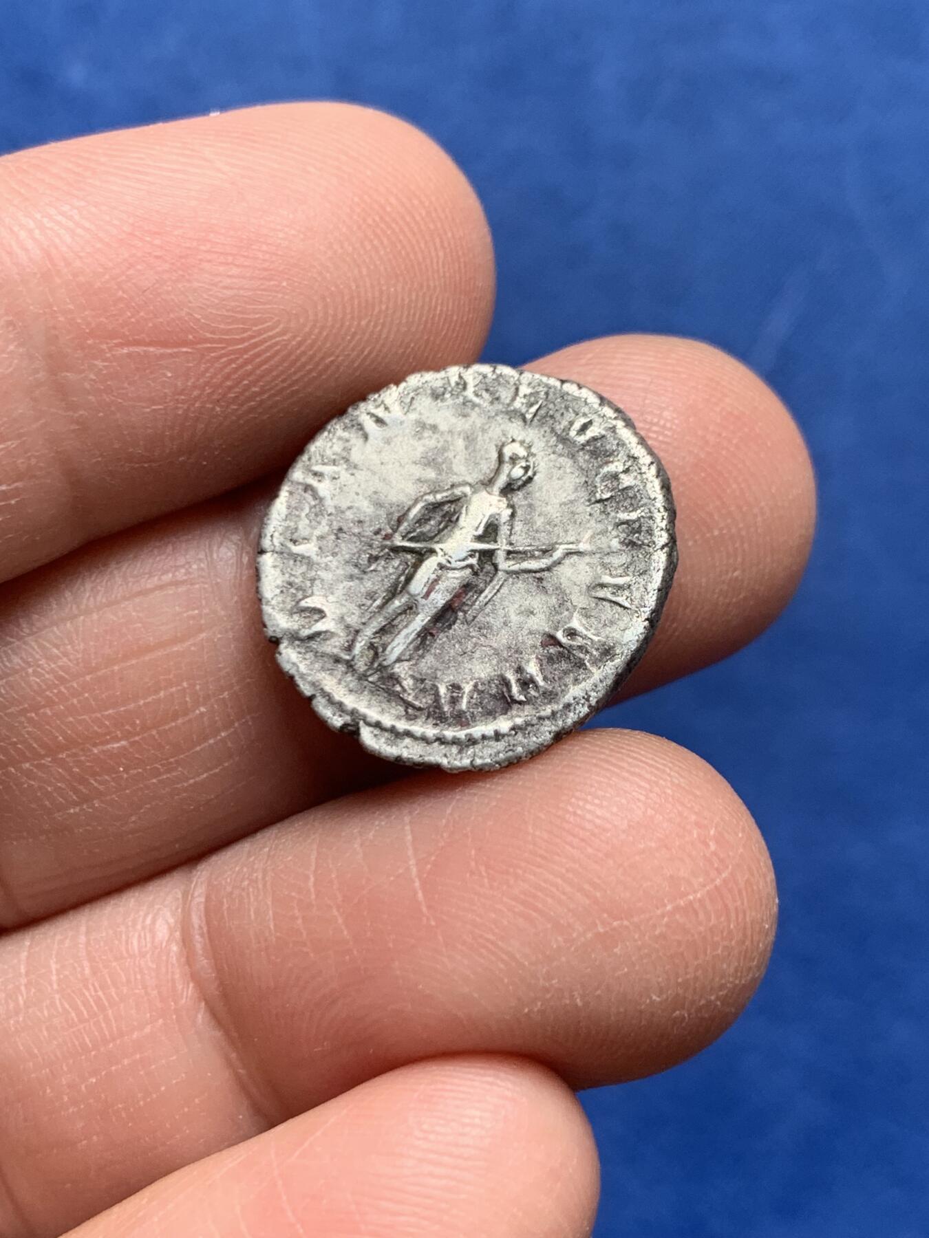 《竞宝斋》第475场 周日，周一 2场连拍 （全场包邮）欢迎送拍 罗马帝国菲利普一世一安东尼高银银币 3.15克