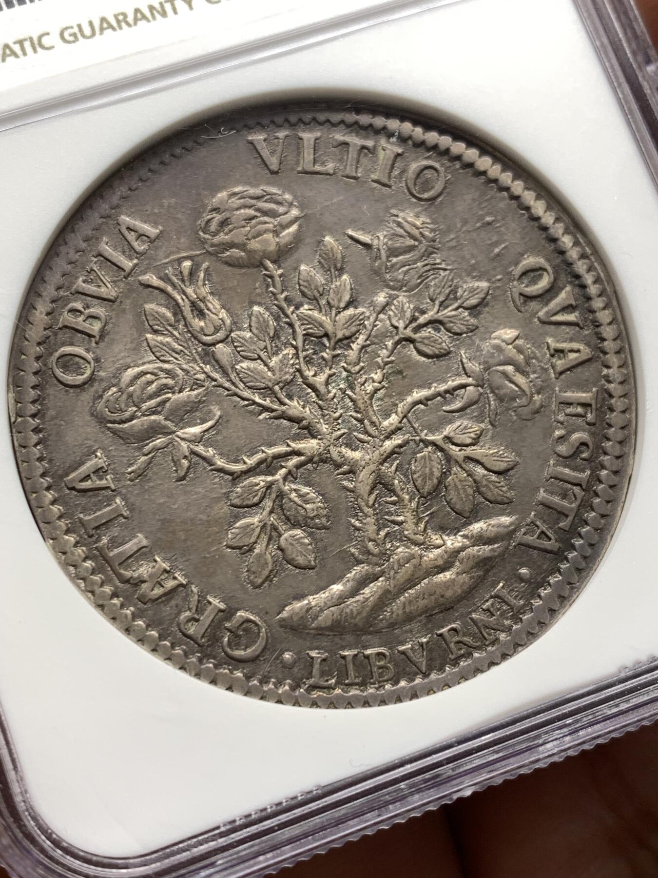 《竞宝斋》第475场 周日，周一 2场连拍 （全场包邮）欢迎送拍 NGC AU53 意大利1700年玫瑰大银币 热门品种 枪灰色均匀包浆 铸造光泽强烈 上海NGC评级 明显低评 美第奇家族的余晖