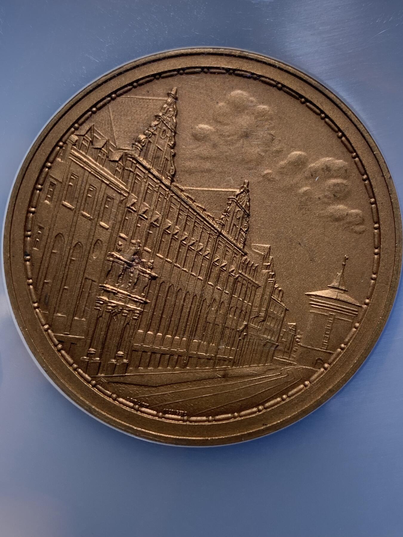 《竞宝斋》第475场 周日，周一 2场连拍 （全场包邮）欢迎送拍 NGC MS65BN 德国1921纽伦堡市立储蓄银行成立100周年纪念铜章 51mm 加大盒封装