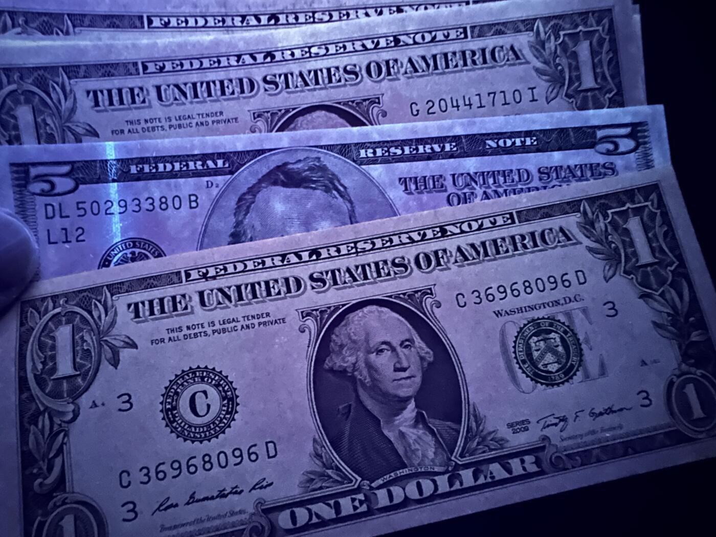 《外钞收藏家》第六百二十二期（精品场）（长期征集拍品、欢迎藏友们联系合作） 美国大头和小头版1-20美元 8张一起 非全新 品相如图