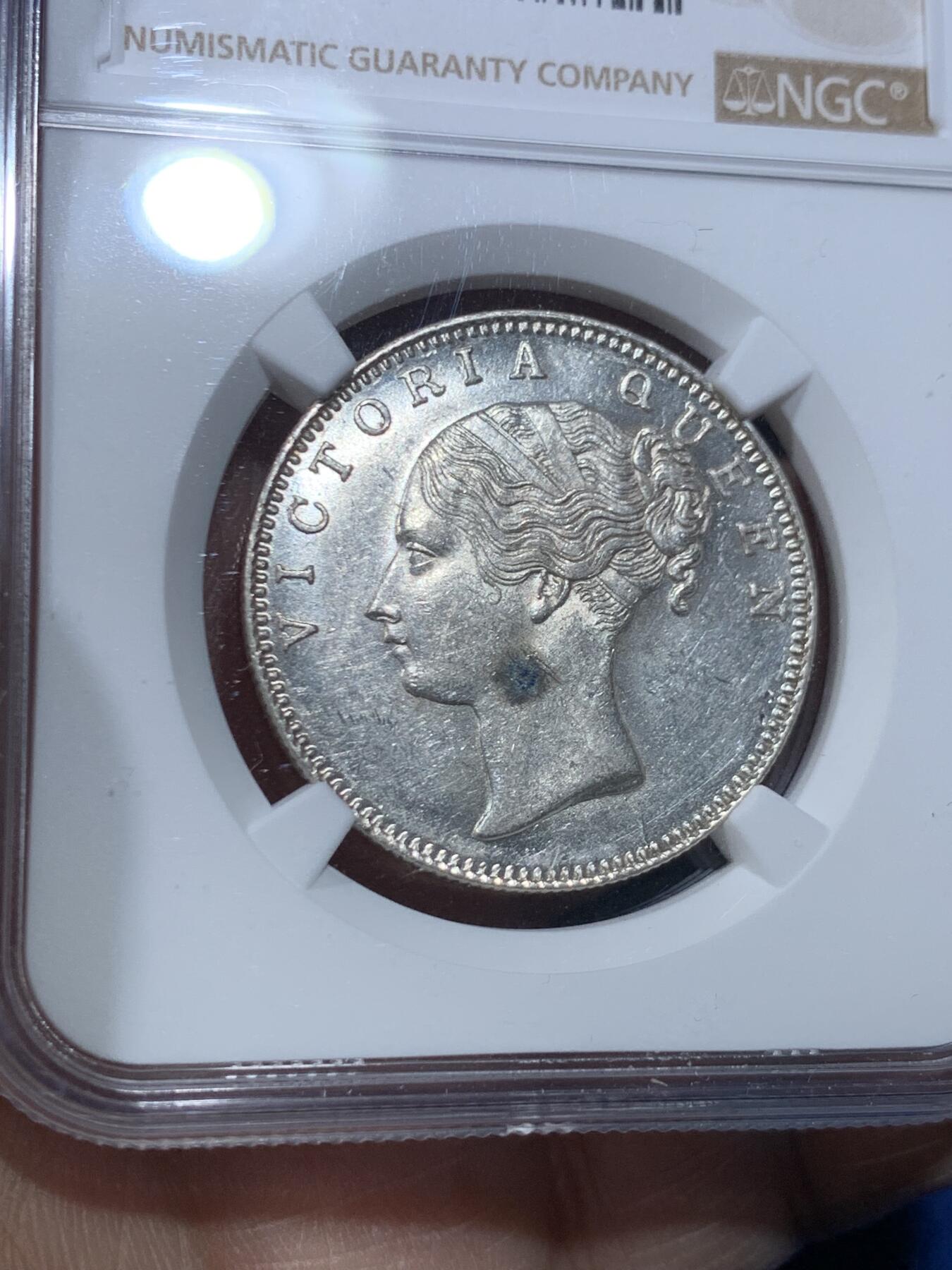 《竞宝斋》第475场 周日，周一 2场连拍 （全场包邮）欢迎送拍 NGC UNCD 英属印度1840年维多利亚女王单辫1卢比银币