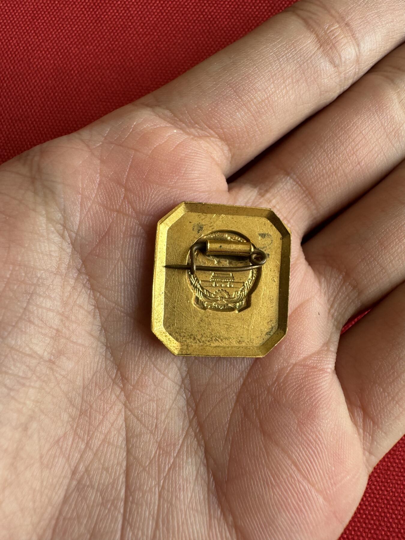 五哥徽章群   29号周日晚上八点4群联拍 铜章