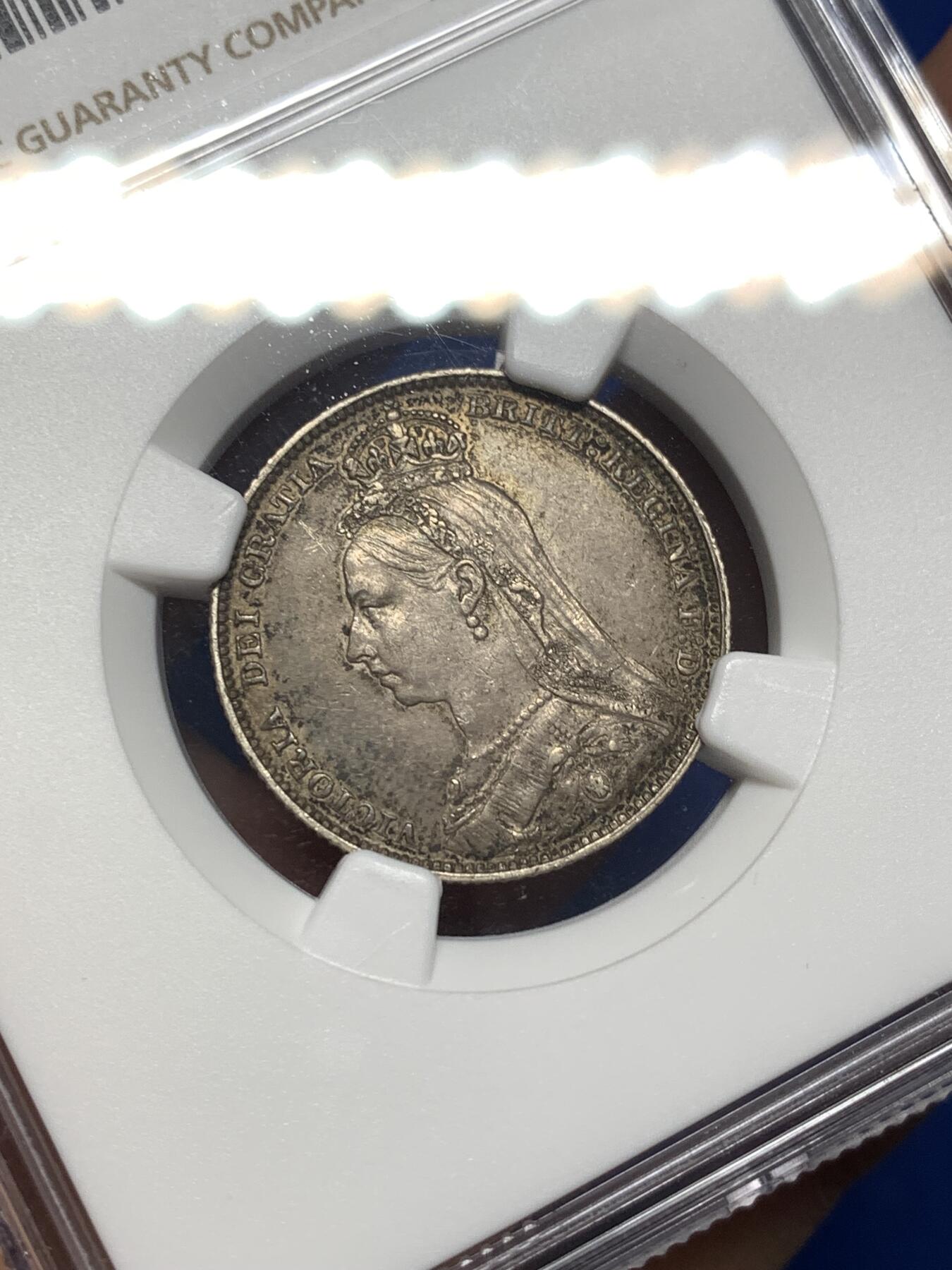 《竞宝斋》第475场 周日，周一 2场连拍 （全场包邮）欢迎送拍 NGC AU58 英国 1891年 维多利亚高冠 1先令银币 原味包浆