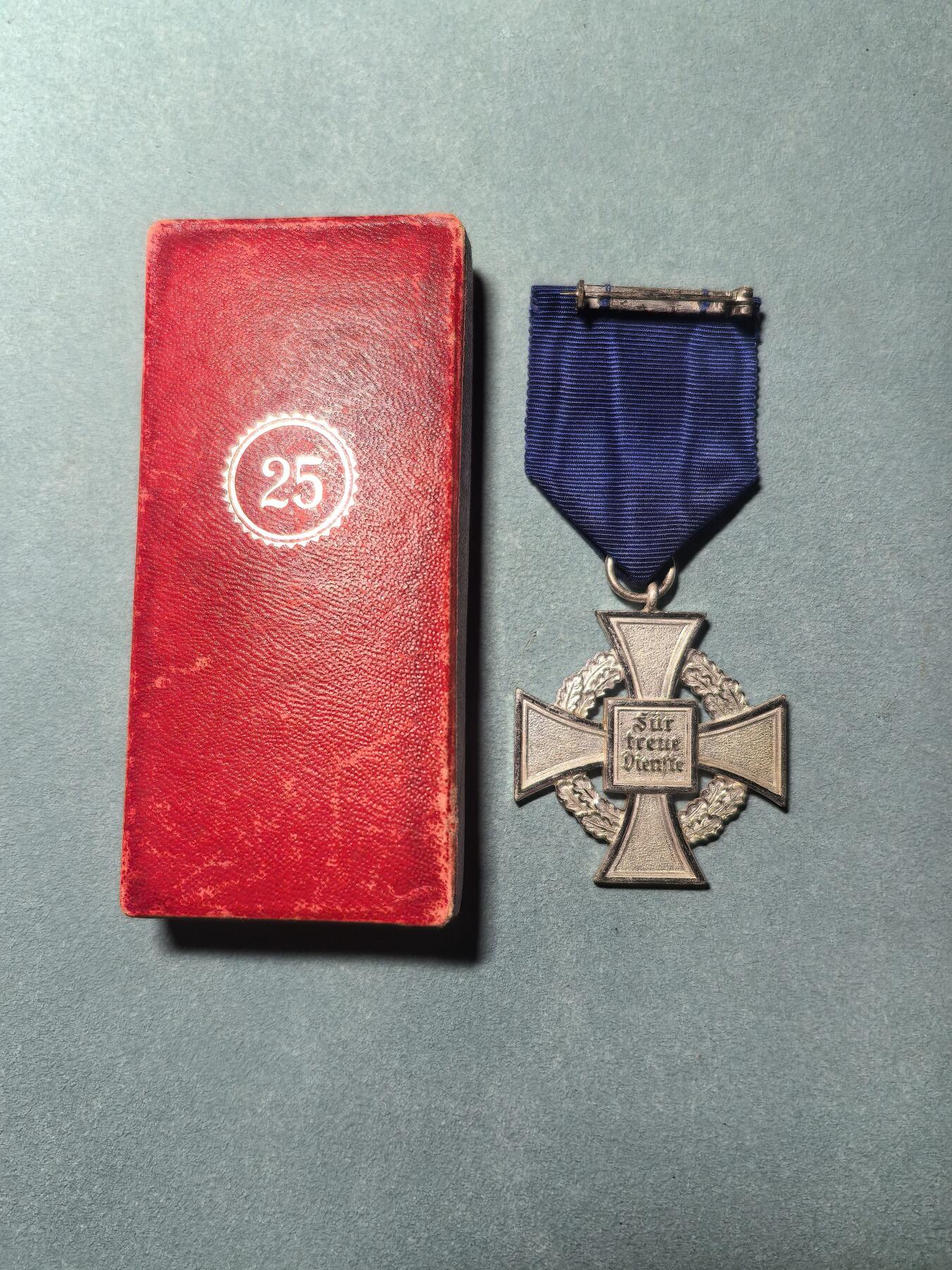 盛世勋华——号角文化勋章邮票专场拍卖第311期 德国（1939）银级忠诚服务奖章（25年） 带原盒