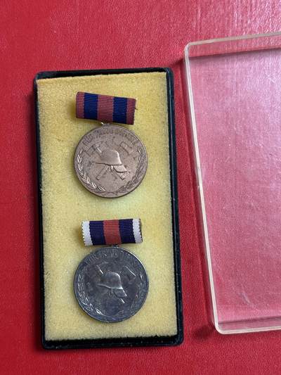 韵星假日军品类拍卖第50期 - 民主德国支援消防忠诚服务奖章银铜级一组