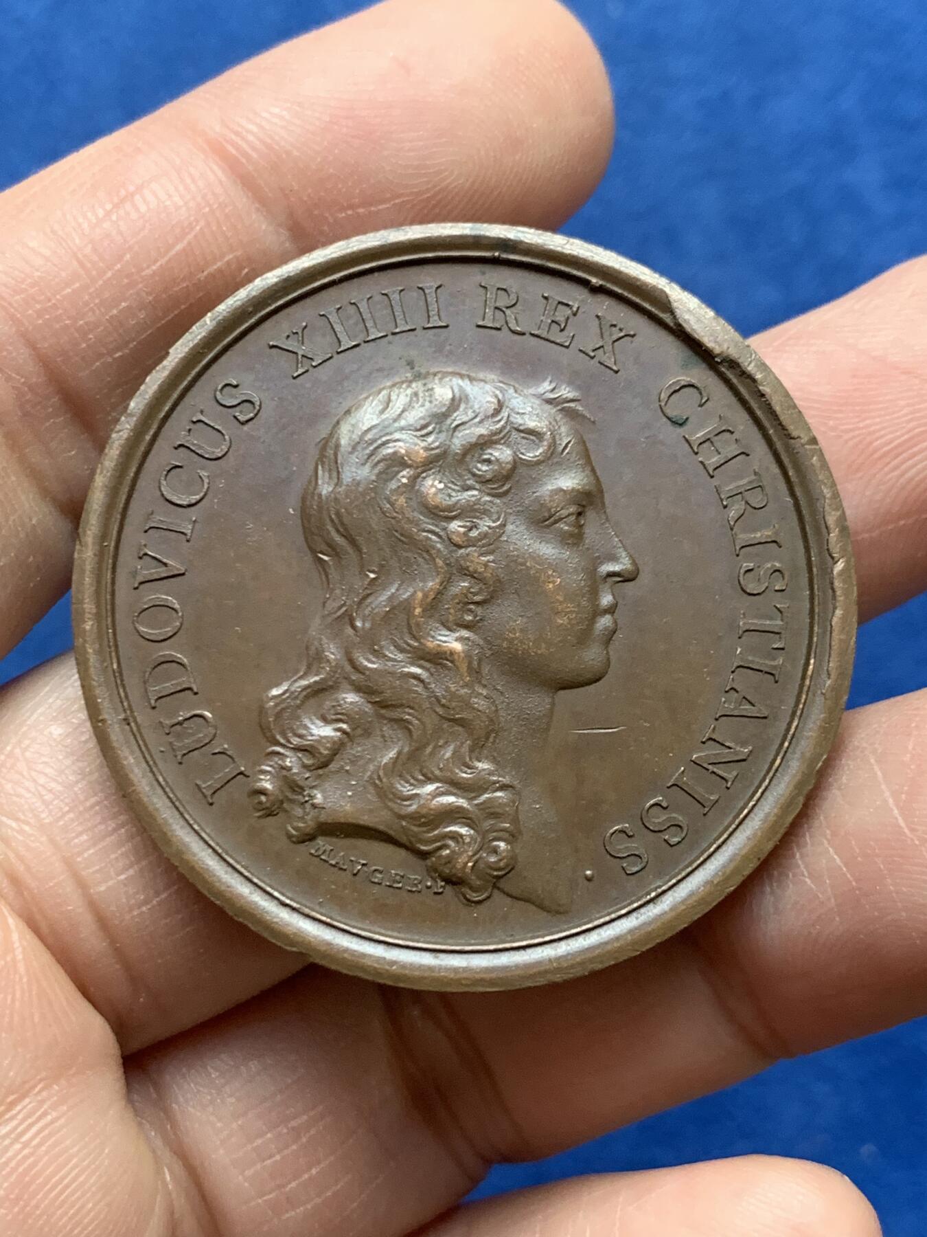 《竞宝斋》第475场 周日，周一 2场连拍 （全场包邮）欢迎送拍 法国路易十四占领卡佩勒纪念铜章 39.7克 40.9mm 早期无边铭