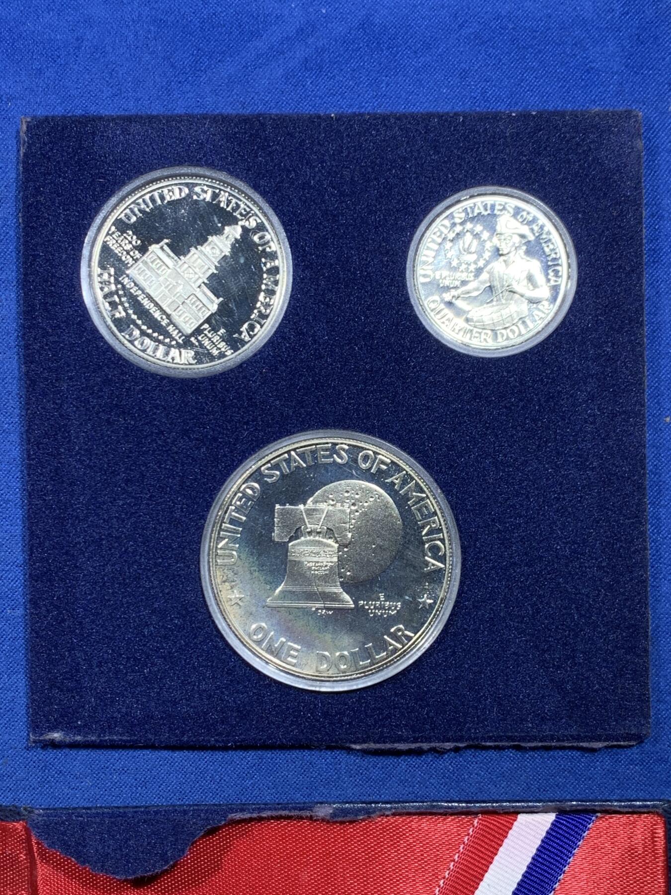 《竞宝斋》第475场 周日，周一 2场连拍 （全场包邮）欢迎送拍 美国 1976年 建国纪念精制银币3枚 包装有损