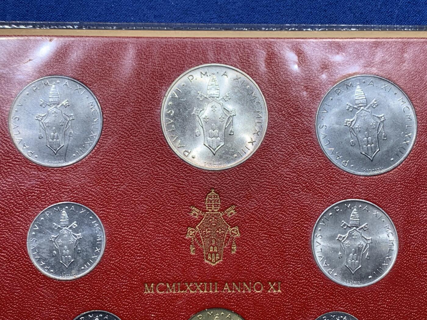 《竞宝斋》第475场 周日，周一 2场连拍 （全场包邮）欢迎送拍 梵蒂冈八枚装套币 带1枚500里拉银币