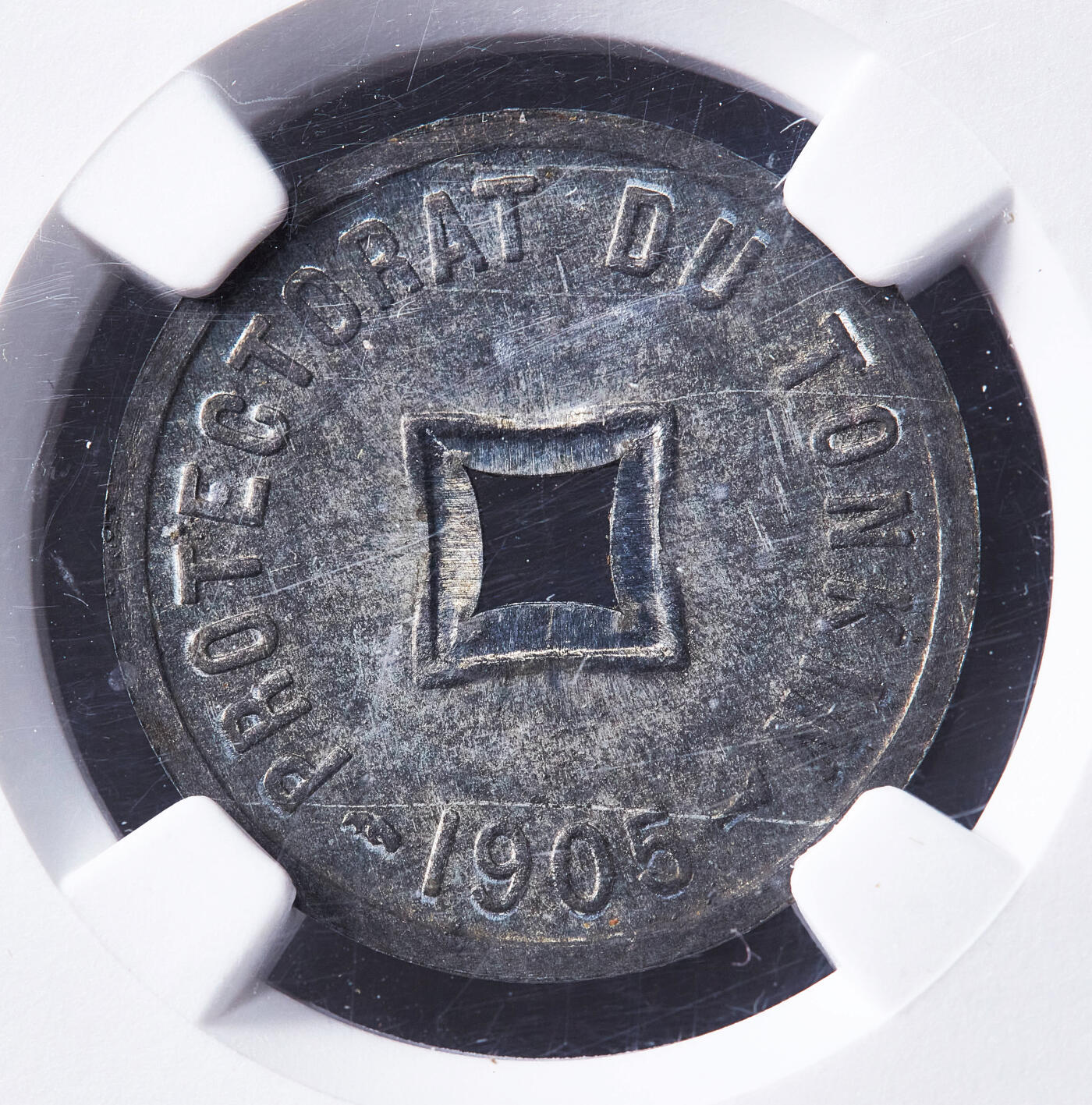 【俄甄集藏】2026年(050)04-01星期三 晚 19:30 全场包邮 法属印度支那东京湾1905年1/600皮阿斯特锌币，NGC UNCD，原光品相，疑似错杀