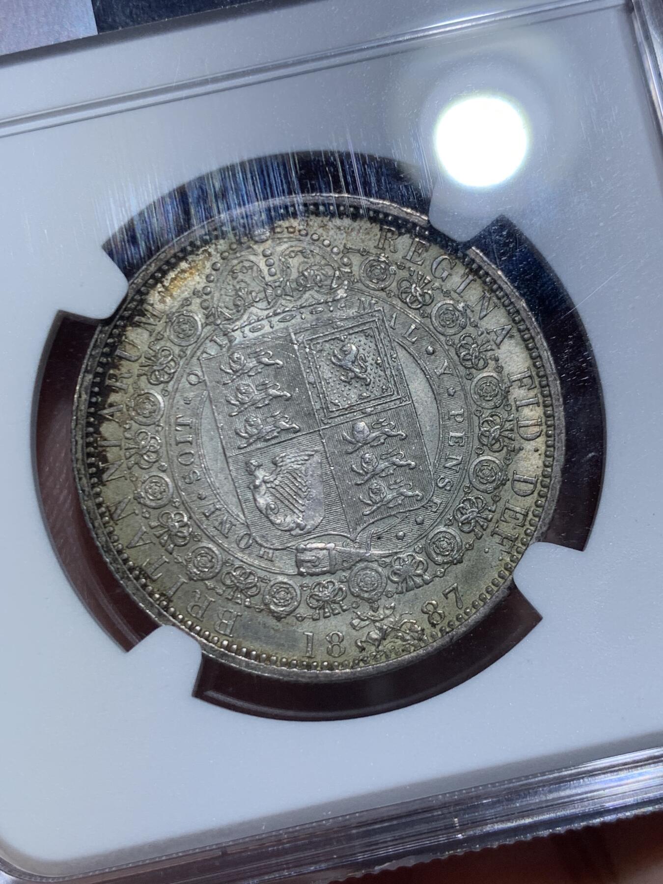 《竞宝斋》第475场 周日，周一 2场连拍 （全场包邮）欢迎送拍 NGC MS64 英国 1887年 维多利亚女王高冠半克朗银币 深包浆好细节 分数也不错