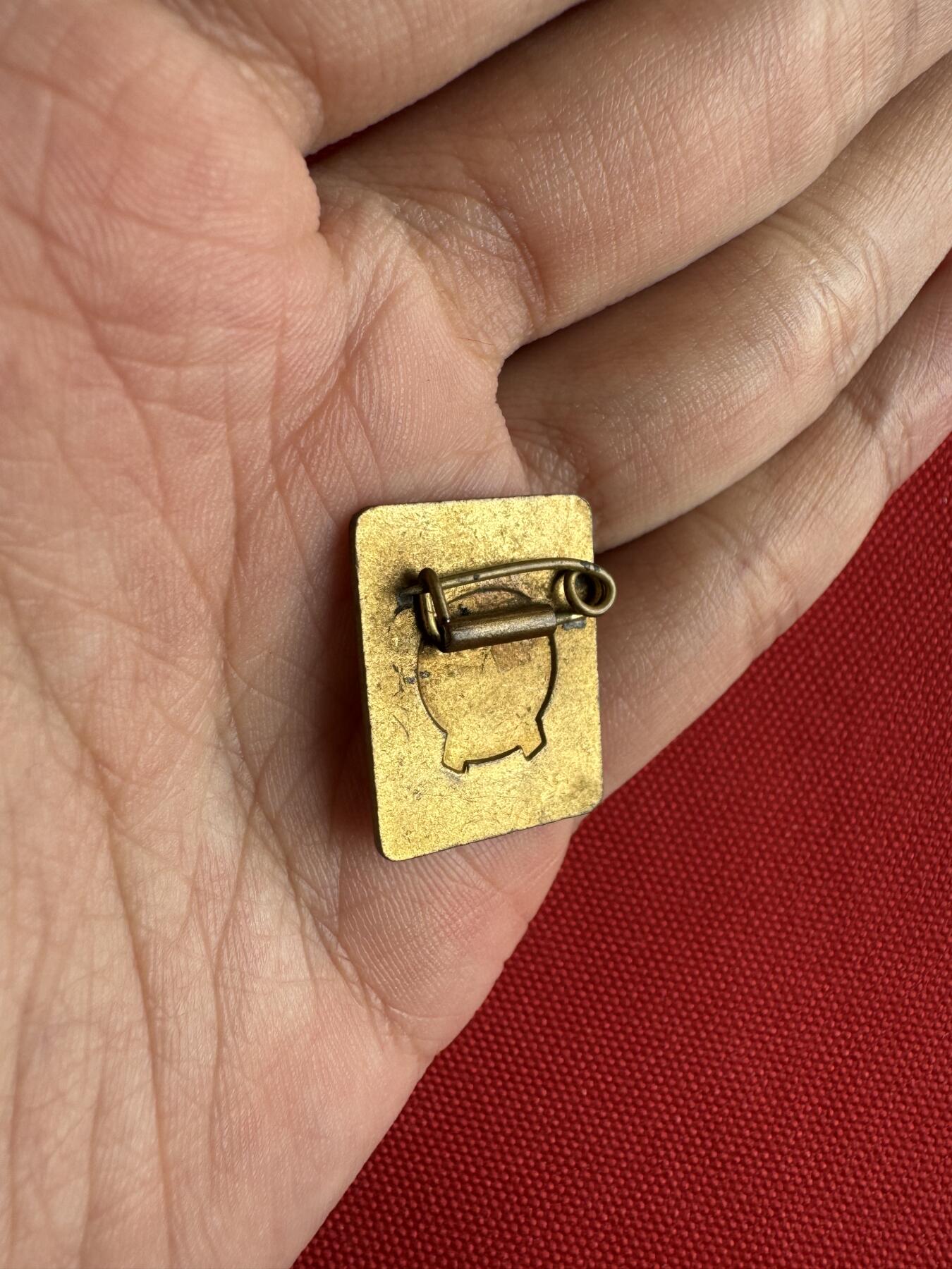 五哥徽章群   29号周日晚上八点4群联拍 铜章