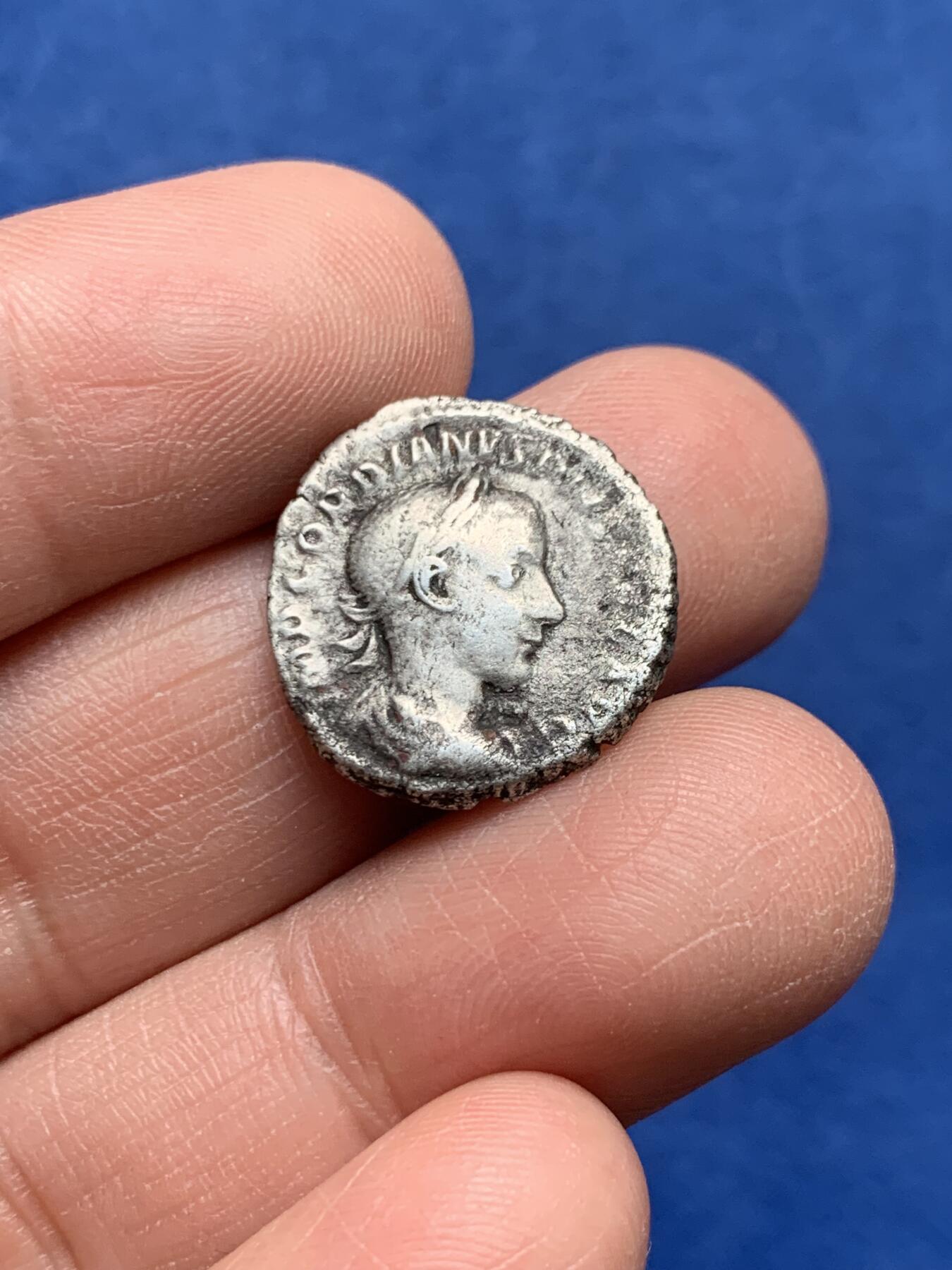 《竞宝斋》第475场 周日，周一 2场连拍 （全场包邮）欢迎送拍 罗马帝国菲利普一世一安东尼高银银币 3.15克