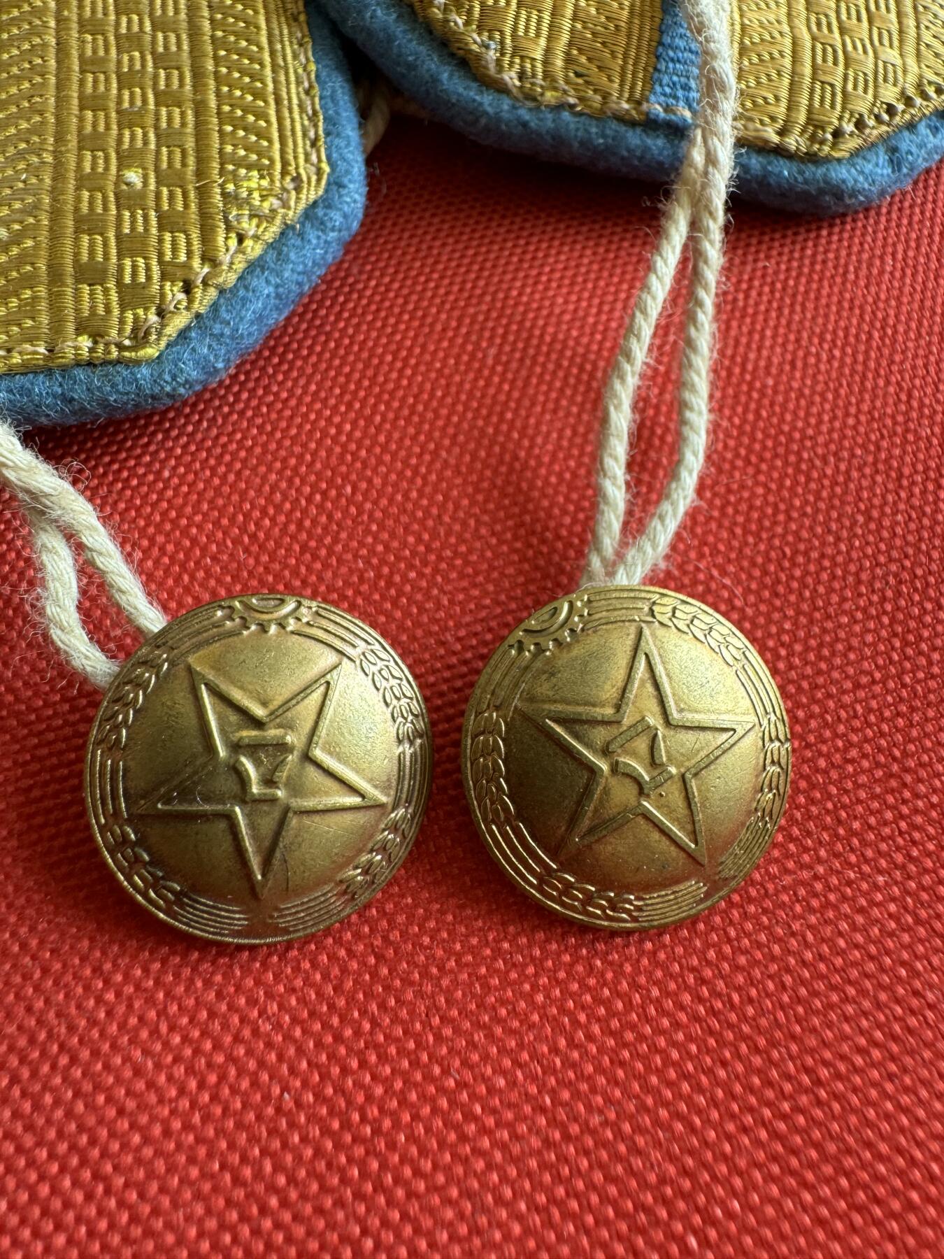 五哥徽章群   31号周二晚上八点4群联拍 肩章