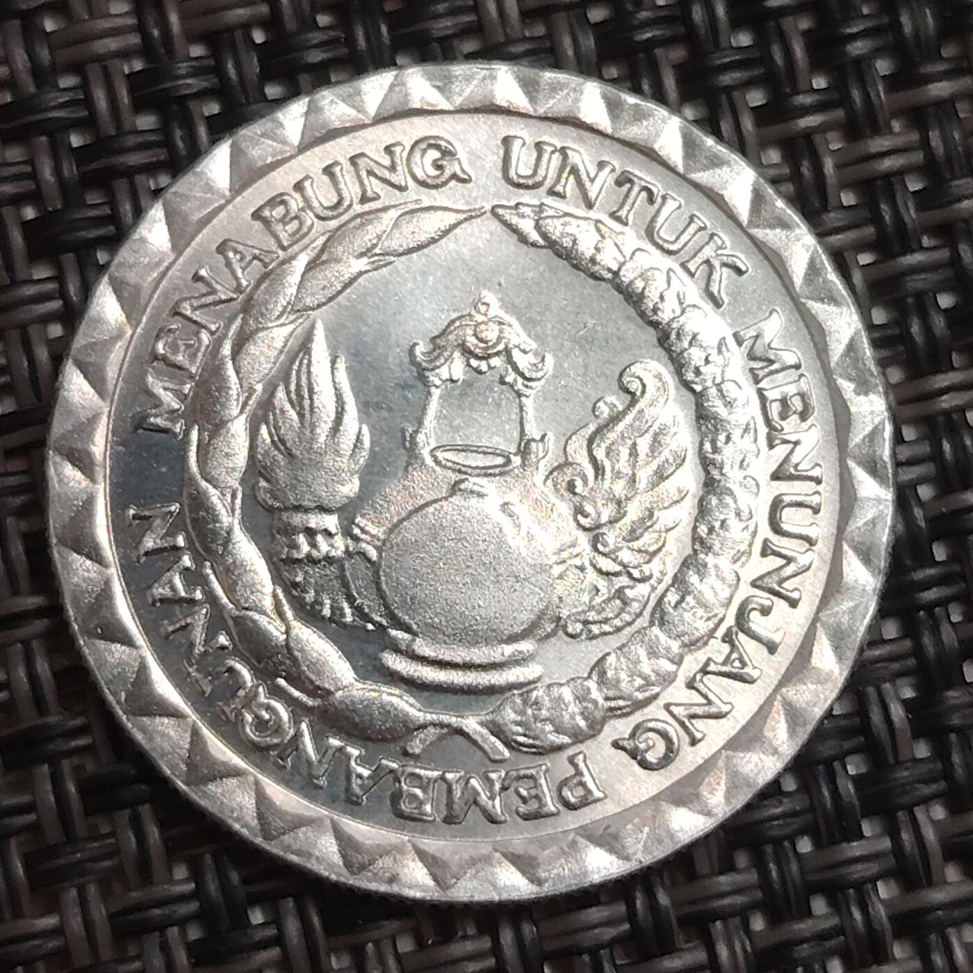 布加迪🐬～世界钱币(上海)🌾第 285 期 /  各国套币和散币