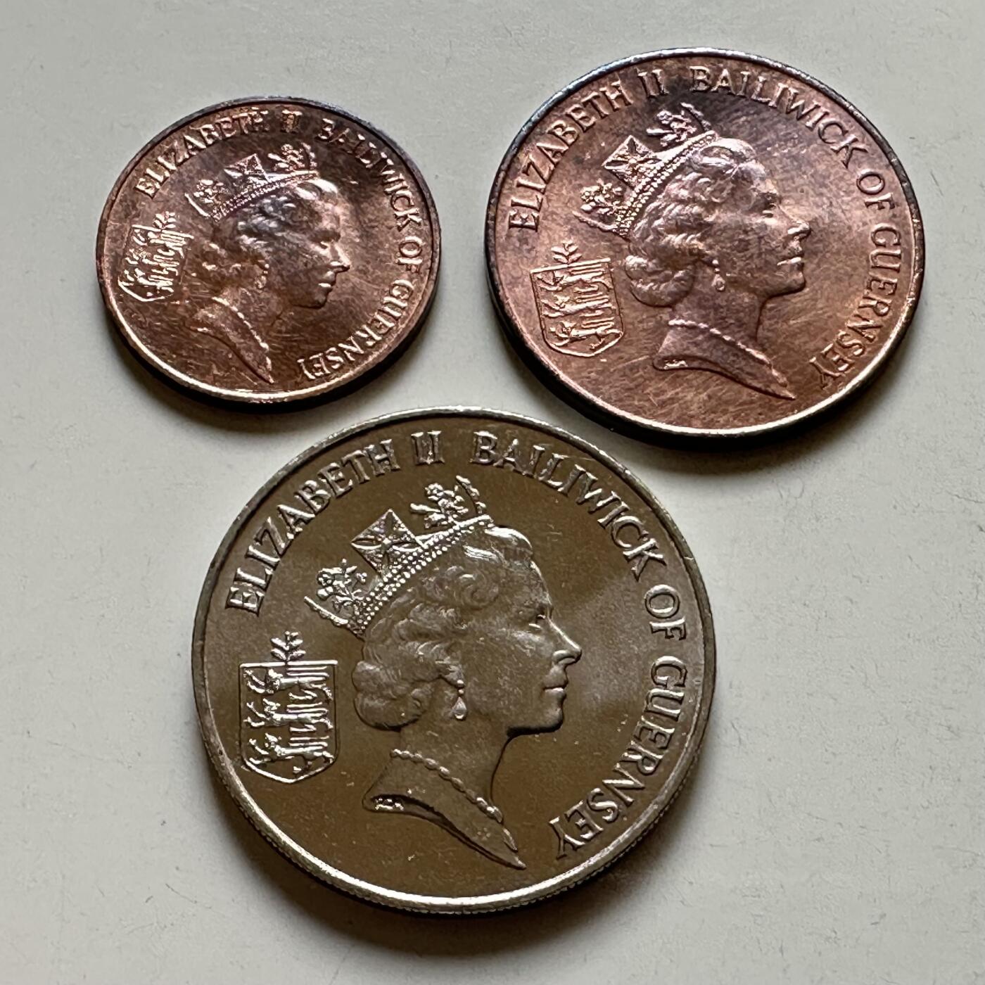 🌹外币初藏🌹🐯2026年第35场   每周二四六晚8️⃣点 接代拍 根西岛1985年1-2-10便士3枚