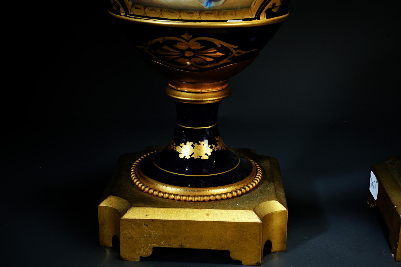 上海都达杂项专场六十七【全场包邮】 清代法国塞弗尔风格铜鎏金瓷瓶 1对