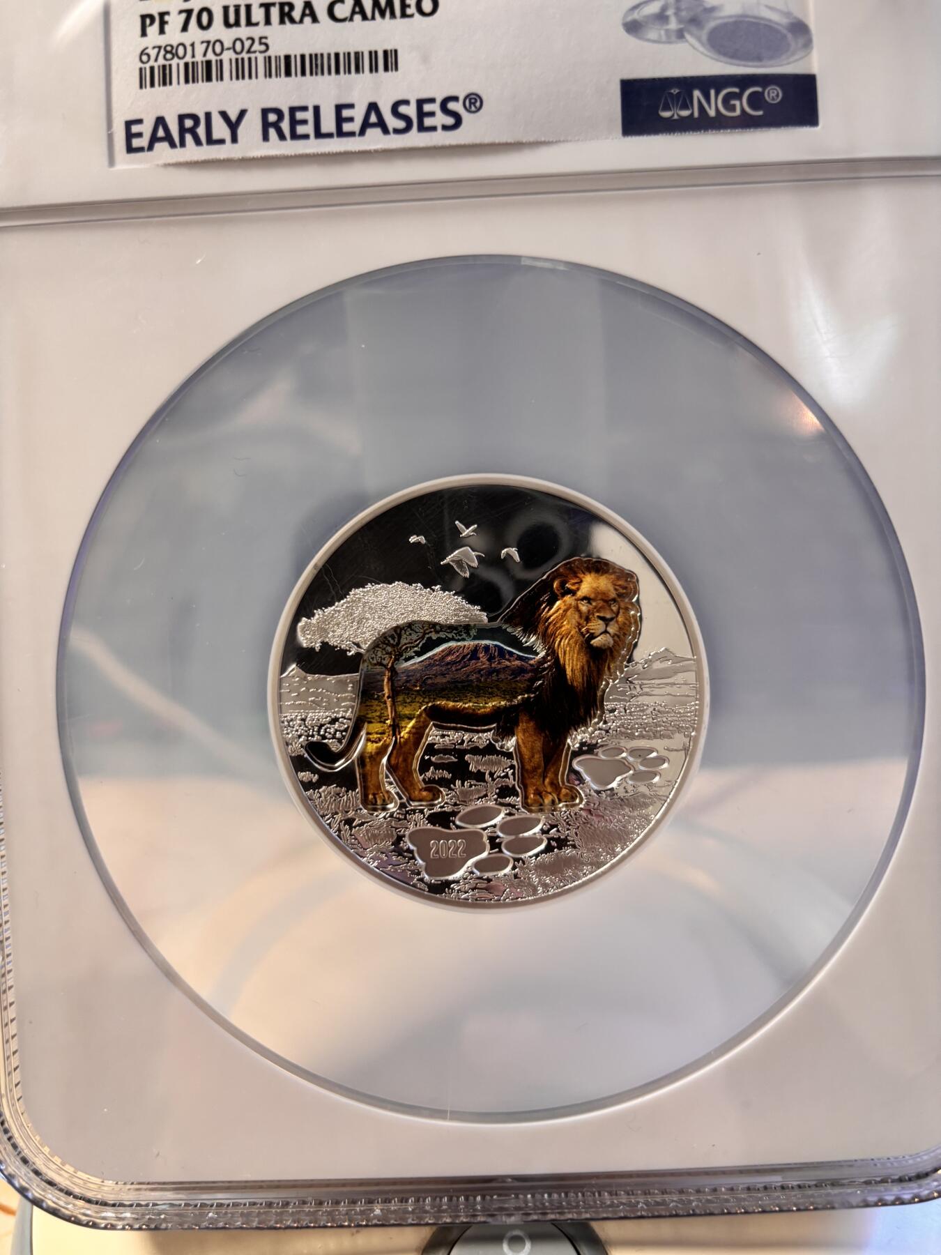 第196期拍卖 蒙古2022年走进荒野乞力马扎罗山的狮子彩银币NGC-PF70首，999银，发行999枚