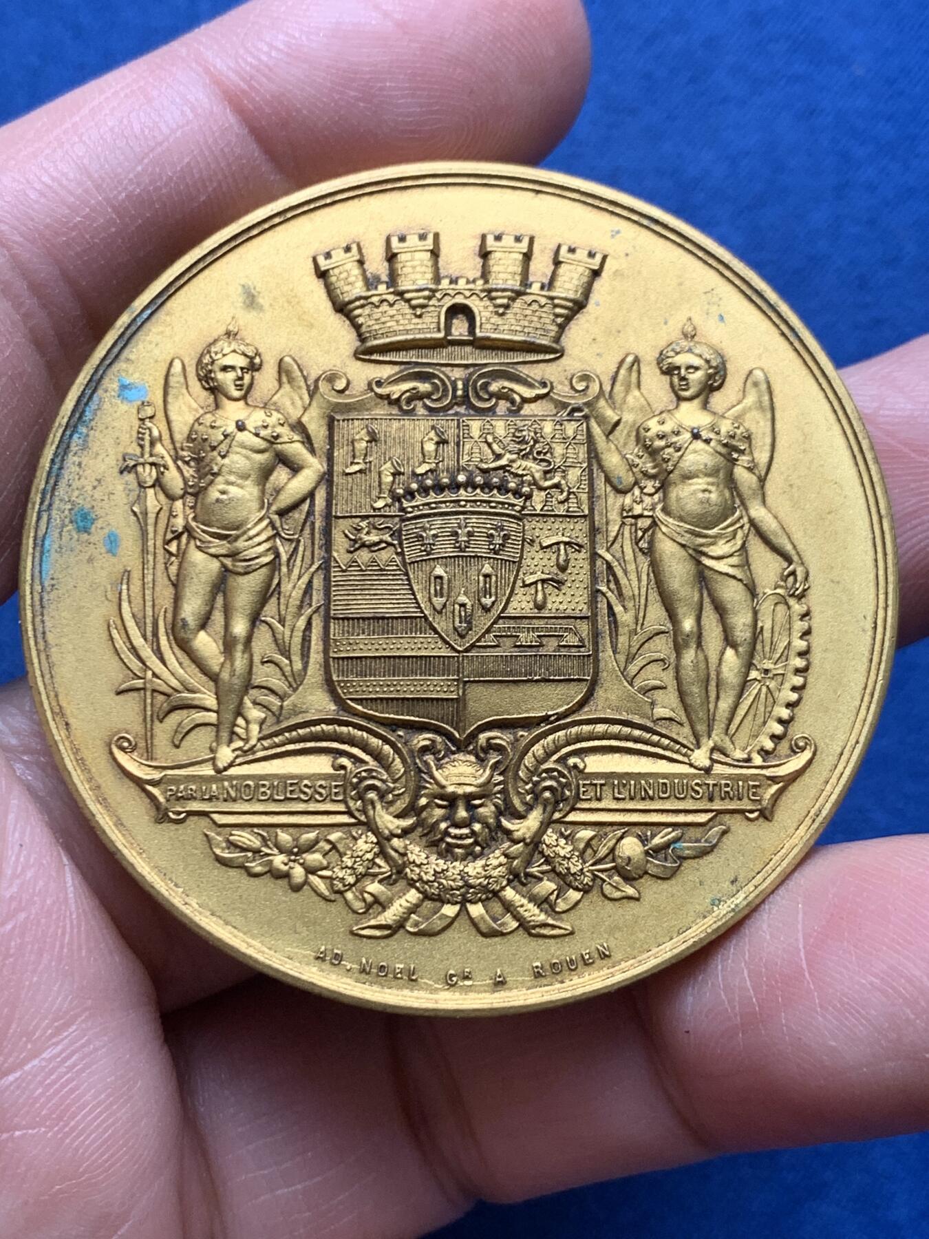 《竞宝斋》第476场 周日，周一 2场连拍 （全场包邮）欢迎送拍 法国诺曼底博尔贝克市镀金铜章 59.2克 50.2mm 丰饶角铜标 带盒