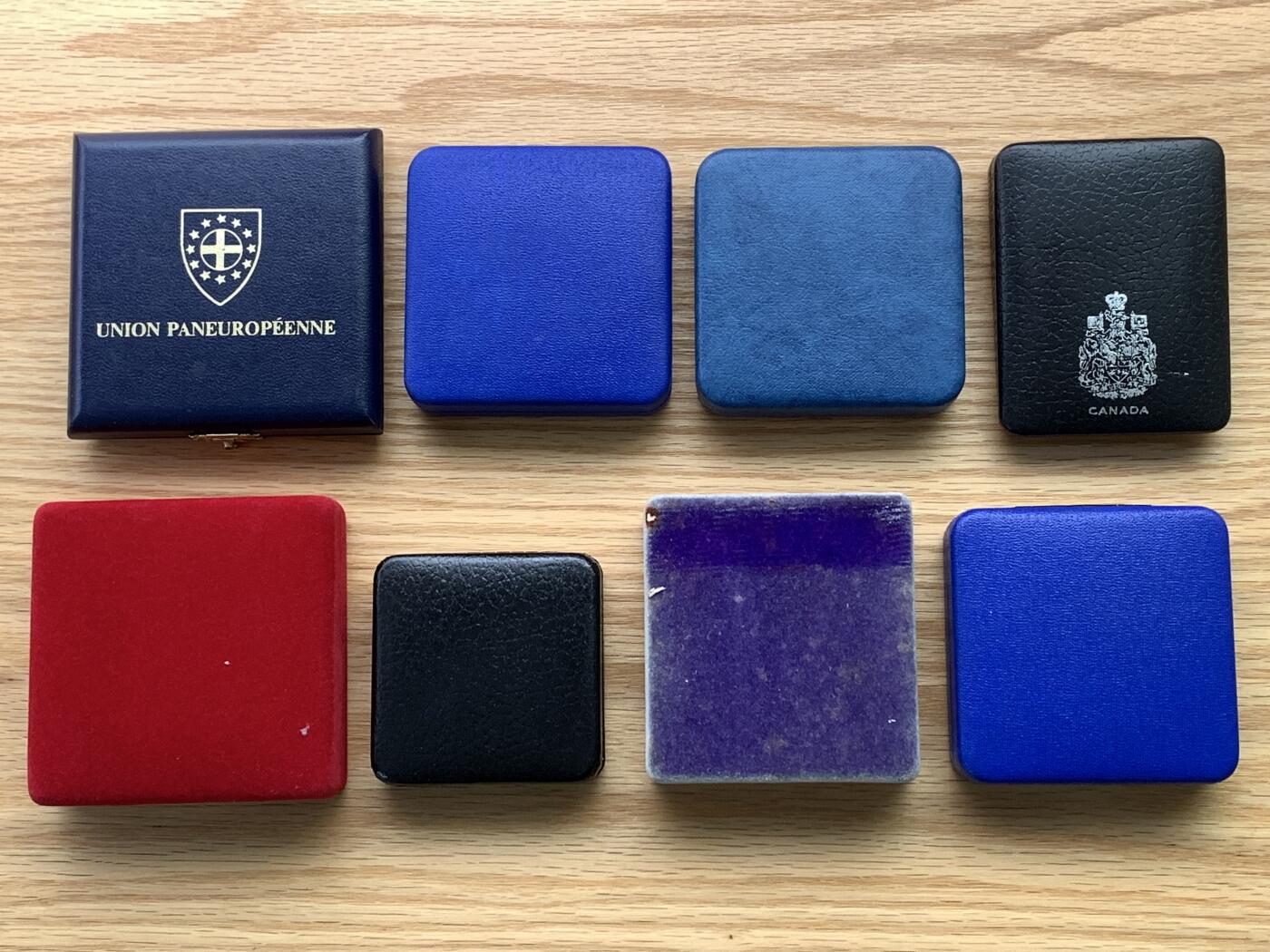 《竞宝斋》第476场 周日，周一 2场连拍 （全场包邮）欢迎送拍 钱币空盒 8个一组 细节见图