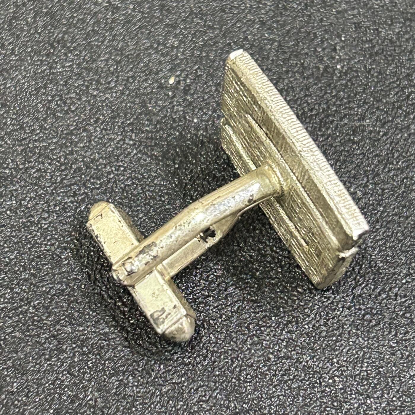 西秦中古拍卖第八十二期  海外回流纯银袖扣 有银标 重7.6克