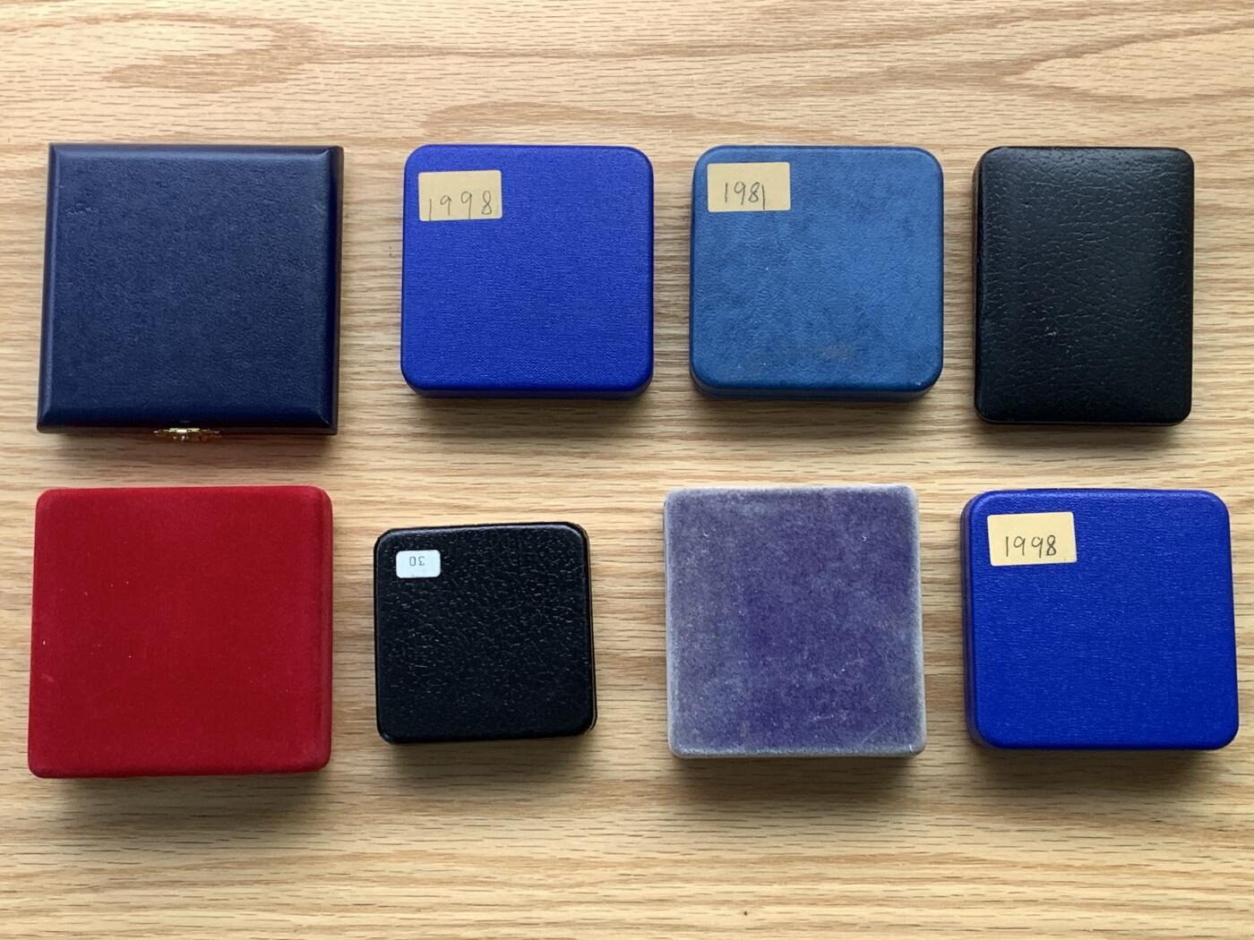 《竞宝斋》第476场 周日，周一 2场连拍 （全场包邮）欢迎送拍 钱币空盒 8个一组 细节见图