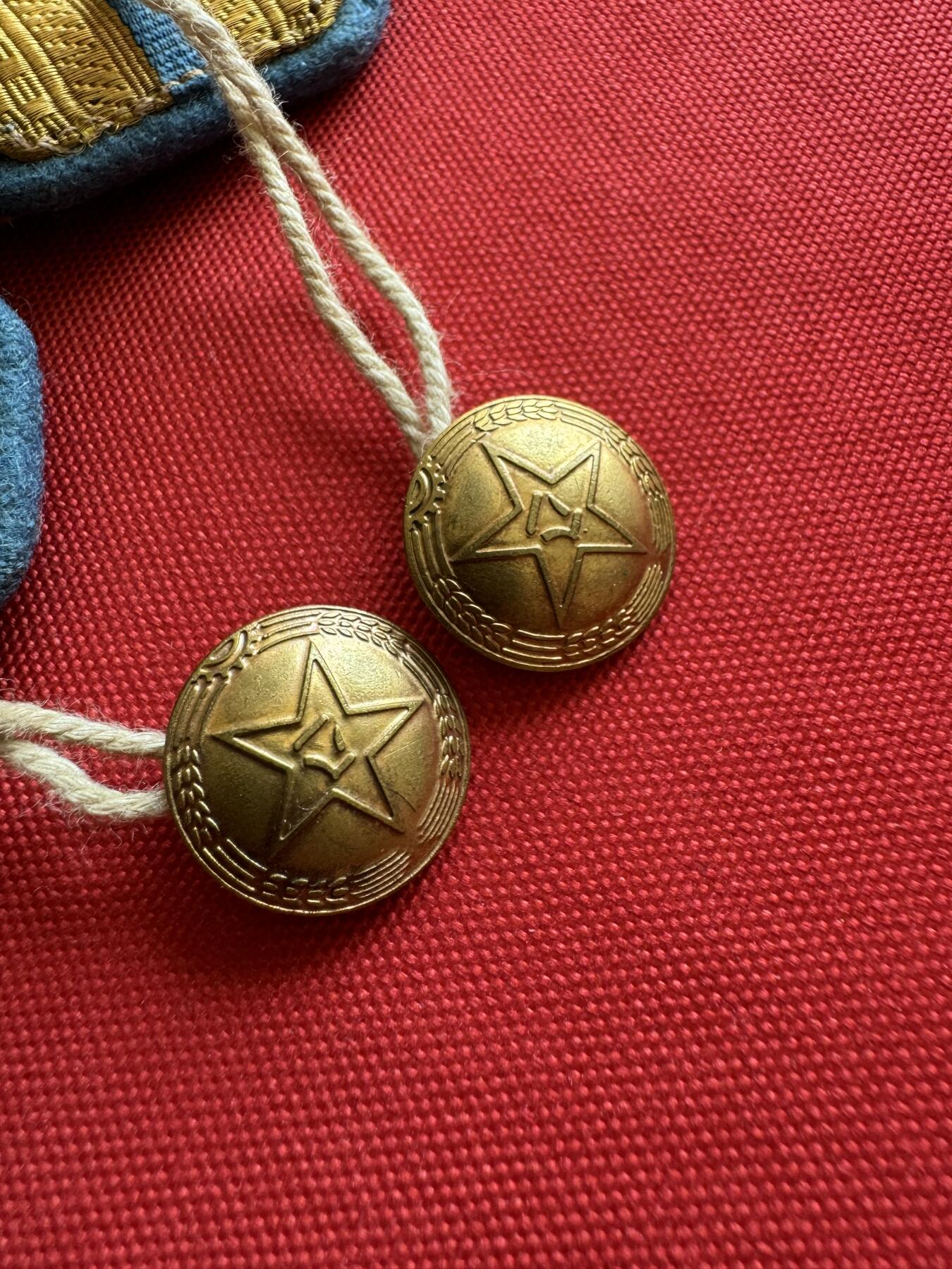 五哥徽章群   31号周二晚上八点4群联拍 肩章