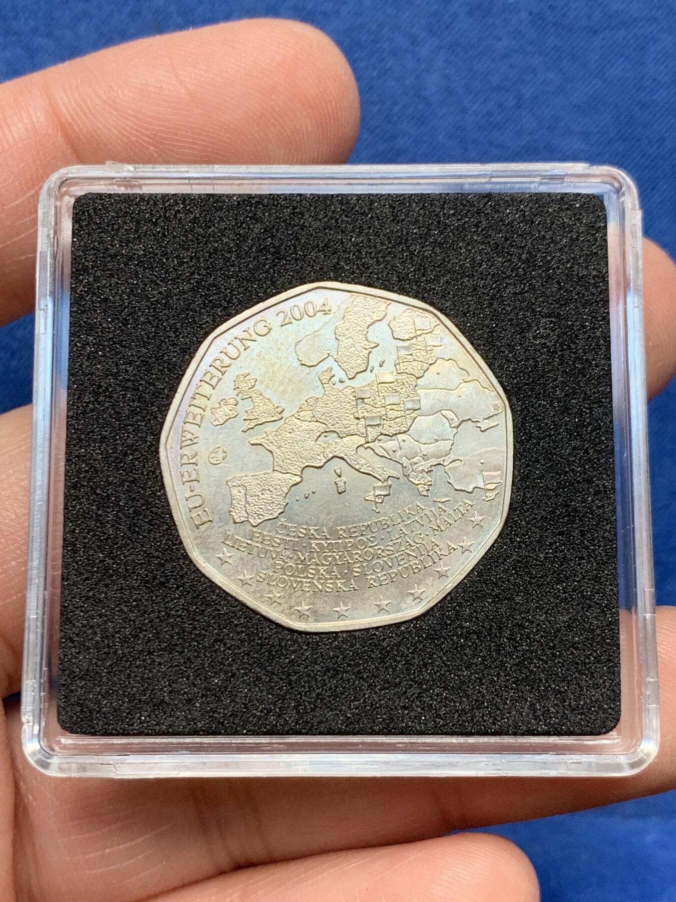 《竞宝斋》第476场 周日，周一 2场连拍 （全场包邮）欢迎送拍 奥地利2004年欧盟东扩5欧元银币 10克 800银