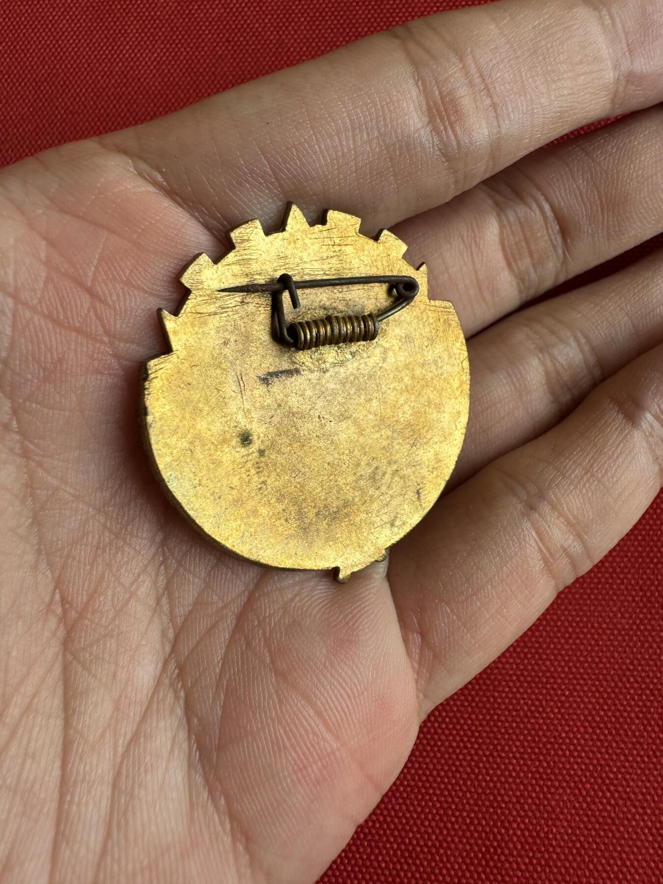 五哥徽章群   31号周二晚上八点4群联拍 铜章