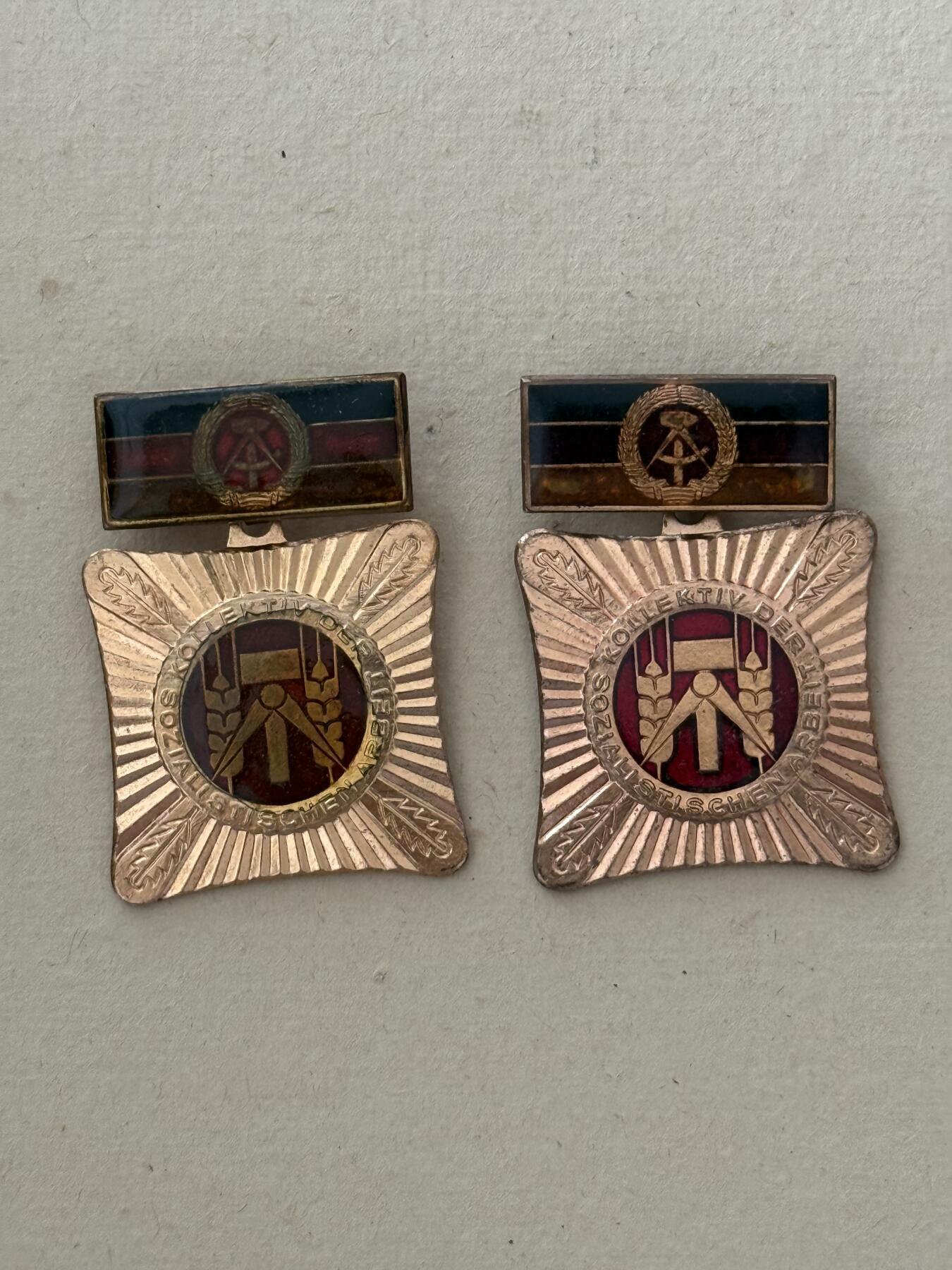 云宸嘉赏-勋臻文献佳藏优品精选场次（低佣 转发佣金红包） 民主德国集体劳动荣誉奖章一组 