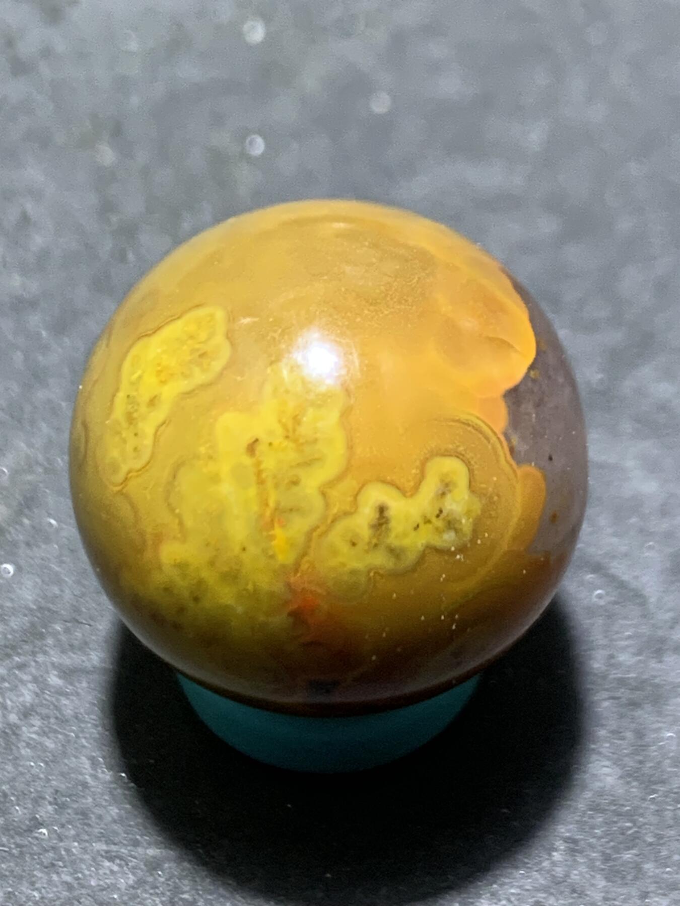 精美冰飘冻料草花纹战国红玛瑙圆珠一个