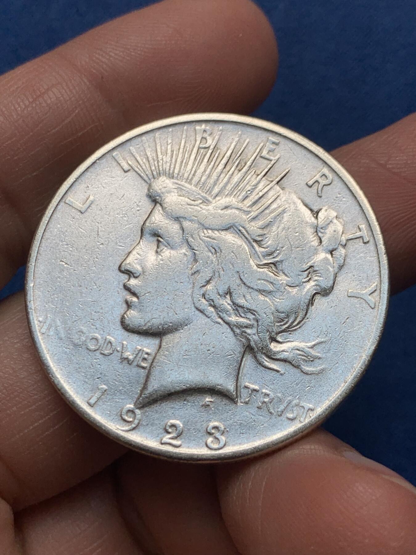 《竞宝斋》第476场 周日，周一 2场连拍 （全场包邮）欢迎送拍 美国1923年和平1美元银币