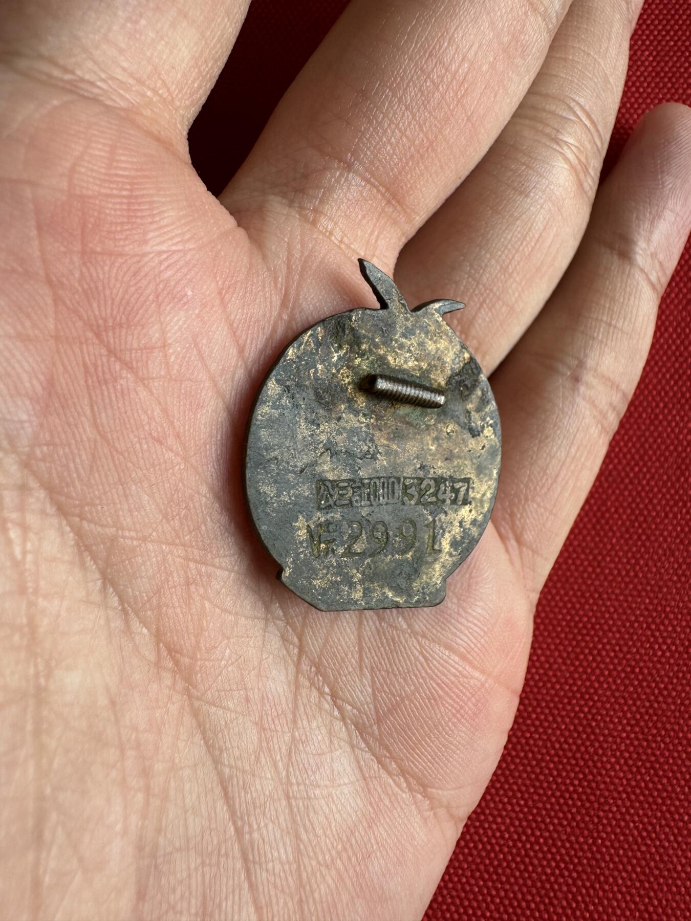 五哥徽章群   31号周二晚上八点4群联拍