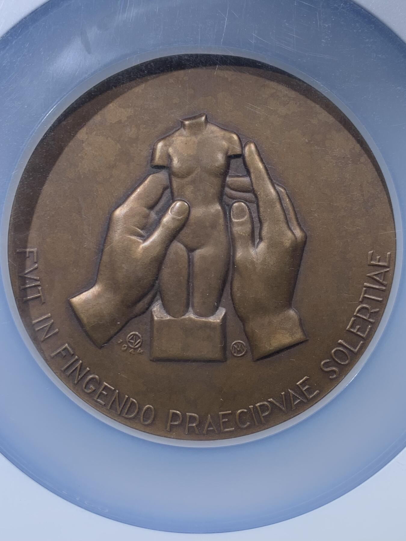 《竞宝斋》第476场 周日，周一 2场连拍 （全场包邮）欢迎送拍 NGC MS64BN 比利时1904年朱利安迪伦斯纪念铜章，直径70毫米，加大加厚盒。