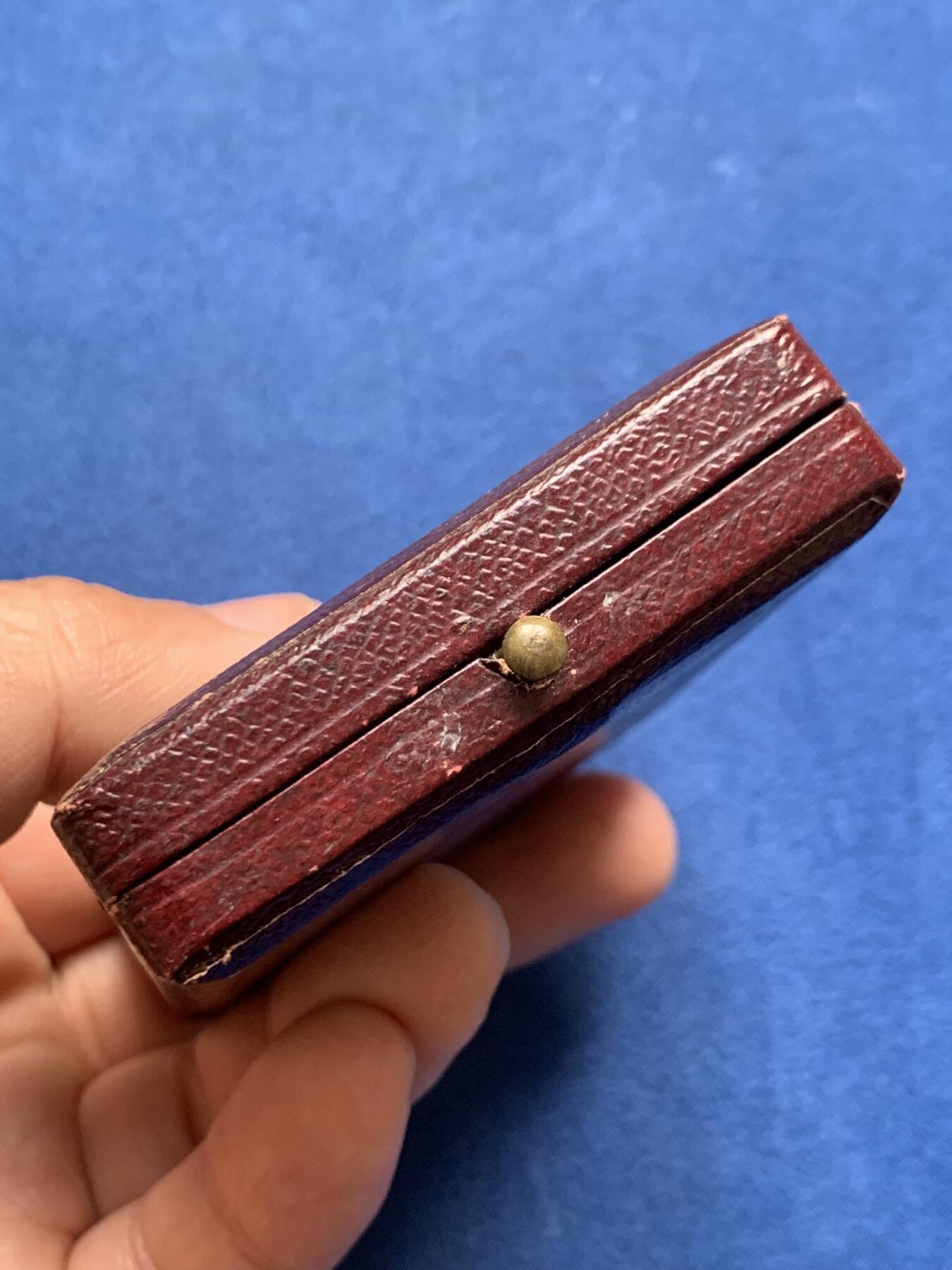 《竞宝斋》第476场 周日，周一 2场连拍 （全场包邮）欢迎送拍 法国玛丽安娜镀金铜章 41.1克 45.9mm 铜标边铭 带盒