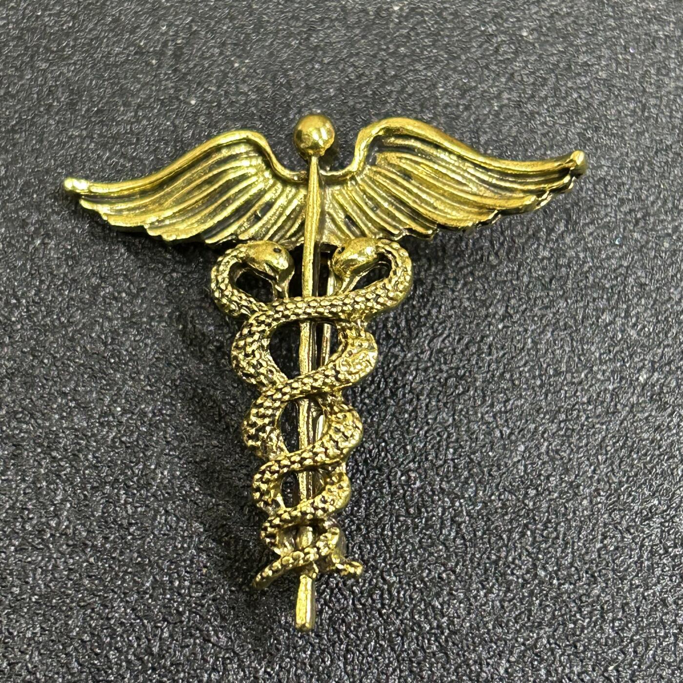 西秦中古拍卖第八十二期  欧美医疗兵徽章 金色