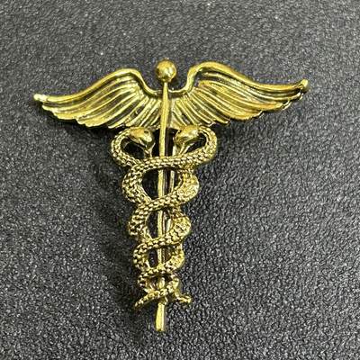 西秦中古拍卖第八十二期  - 欧美医疗兵徽章 金色