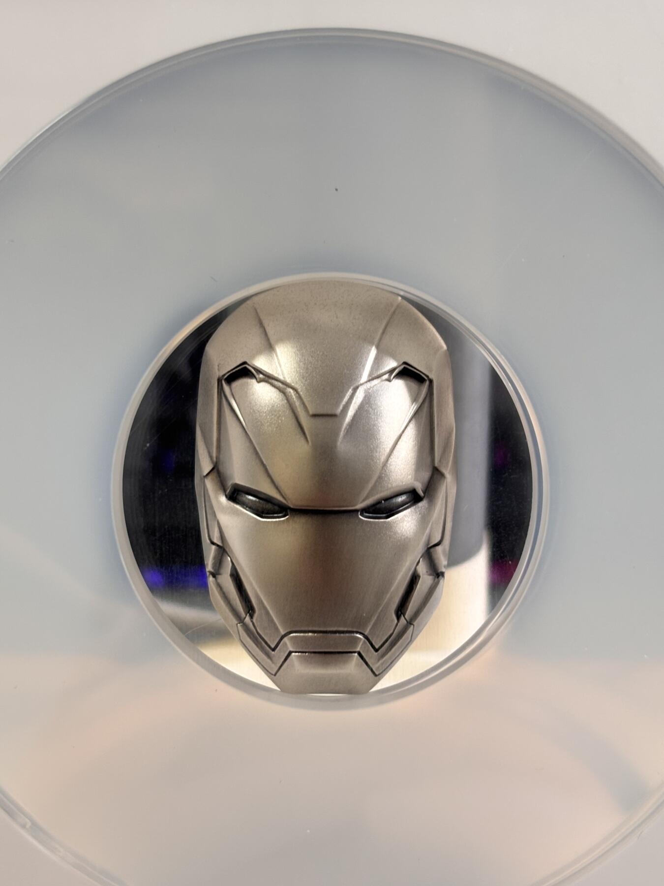 第196期拍卖 斐济2019年漫威系列钢铁侠面具实物形2盎司银币NGC-MS69，999银，发行5000枚