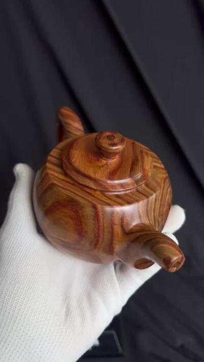 零元拍：越南黄花梨精工摆件茶壶把把壶，一块料制成，尺寸约：18（含壶把）/9CM。