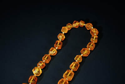 上海都达杂项专场103【全场包邮】  清代欧洲回流天然老蜜蜡菱形项链95-11