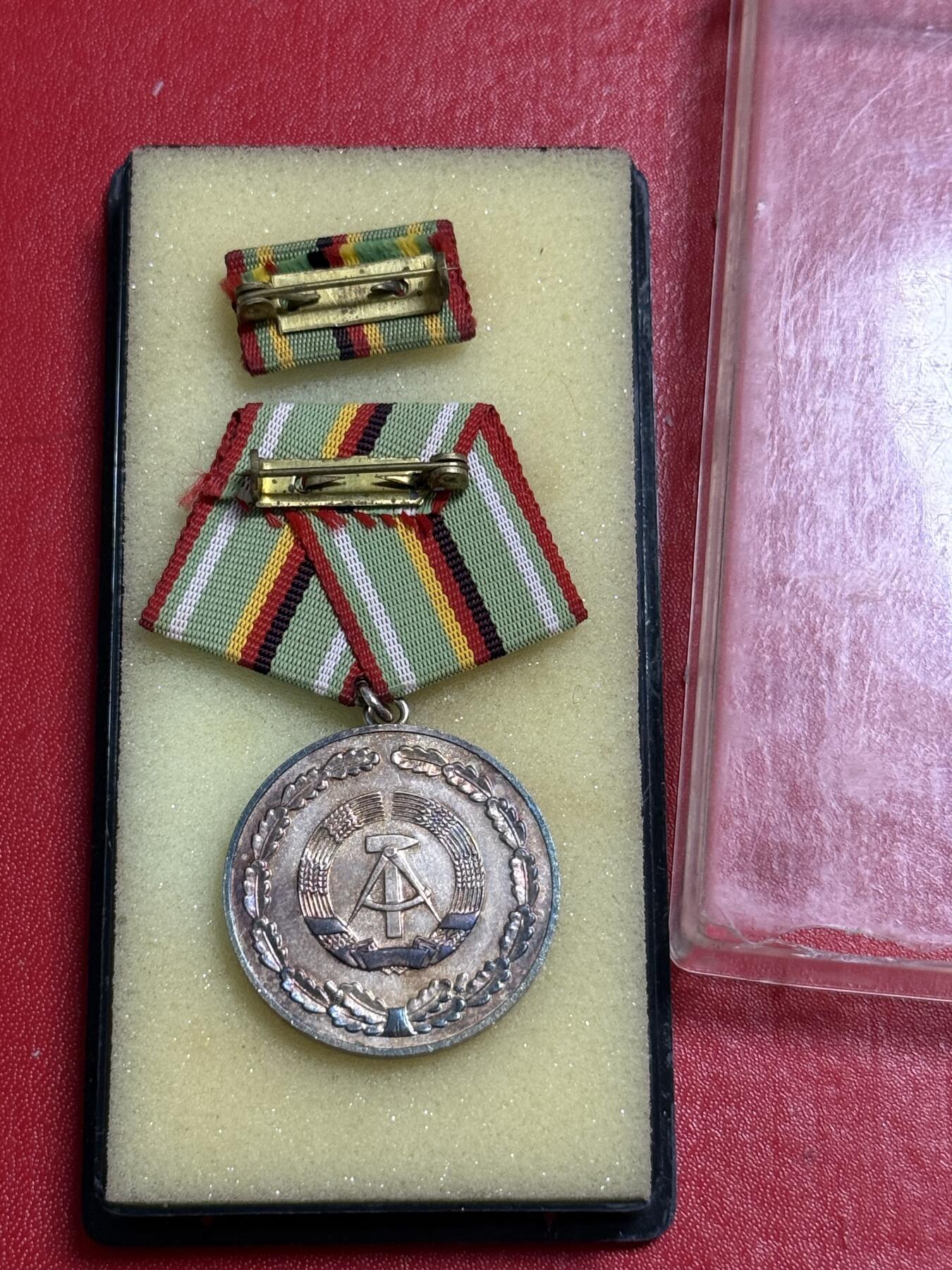 韵星假日军品类拍卖第50期 民主德国银级内务部功绩奖章带原盒略