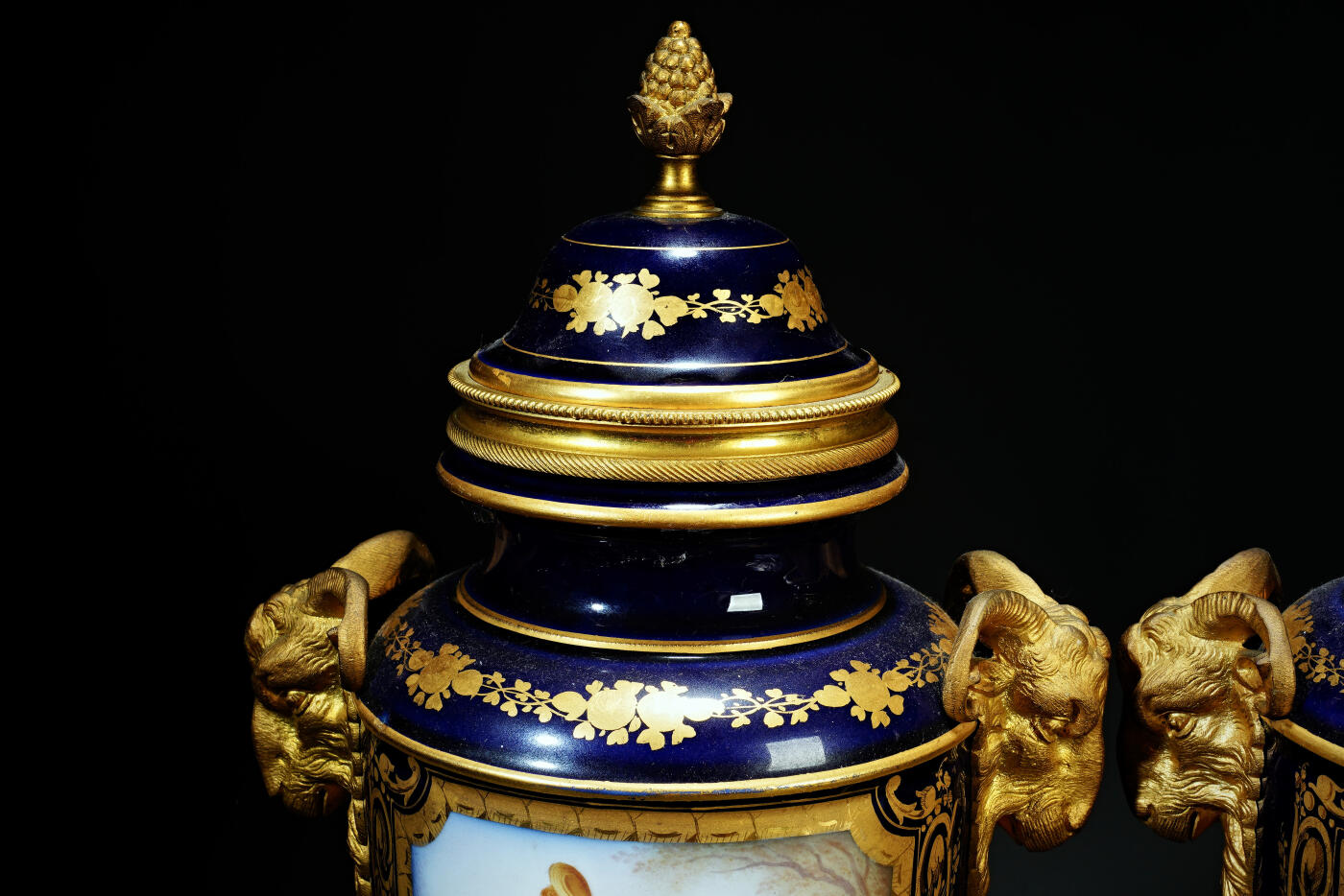 上海都达杂项专场六十七【全场包邮】 清代法国塞弗尔风格铜鎏金瓷瓶 1对