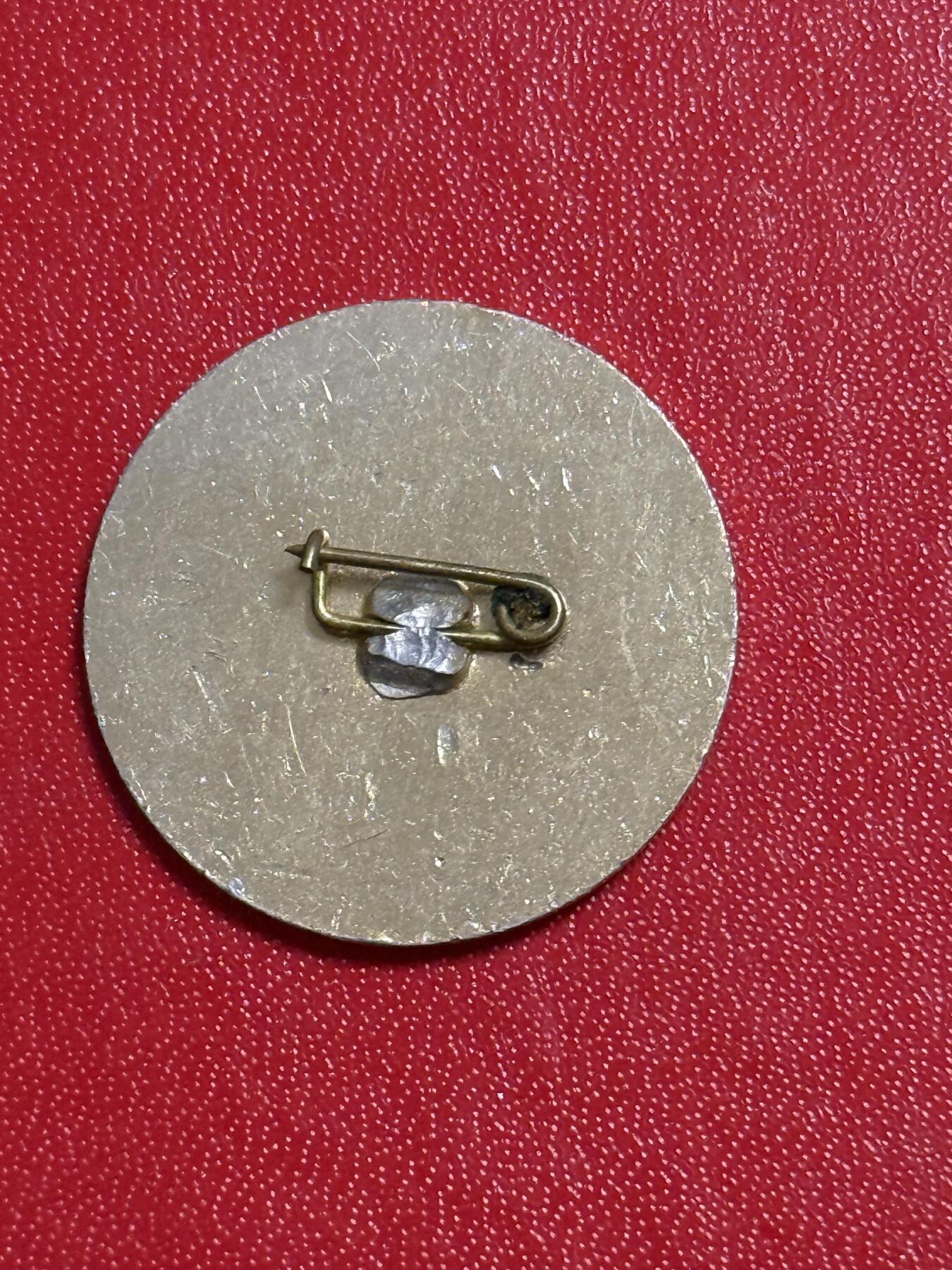 韵星假日军品类拍卖第50期 民主德国优秀消防服务证章