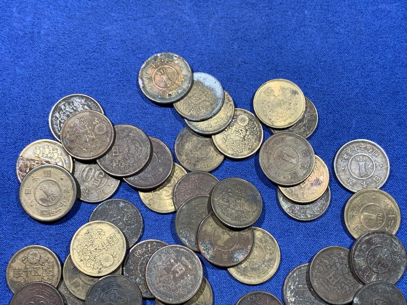 《竞宝斋》第476场 周日，周一 2场连拍 （全场包邮）欢迎送拍 日本 1946-1947年 一元/五十钱 约60枚 重约185克