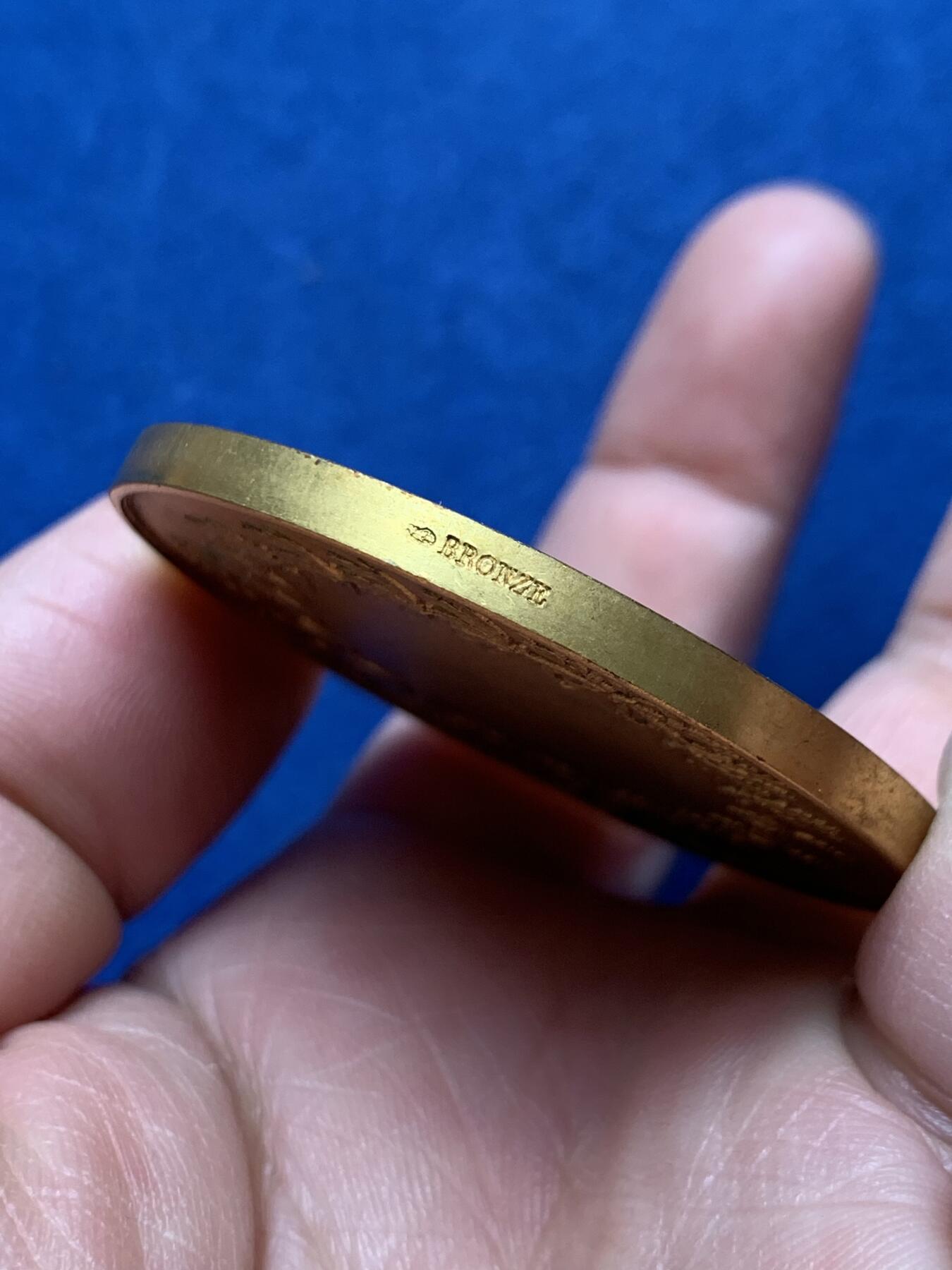 《竞宝斋》第476场 周日，周一 2场连拍 （全场包邮）欢迎送拍 法国诺曼底博尔贝克市镀金铜章 59.2克 50.2mm 丰饶角铜标 带盒