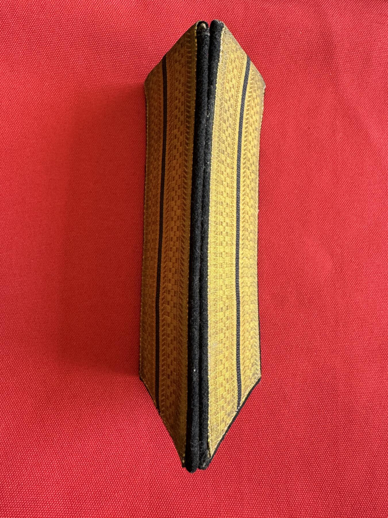 五哥徽章群   31号周二晚上八点4群联拍 肩章