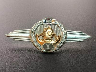 云宸嘉赏-勋臻文献佳藏优品精选场次（低佣 转发佣金红包） - 民主德国1960早期潜水技能章 转轮珐琅版本 美品 