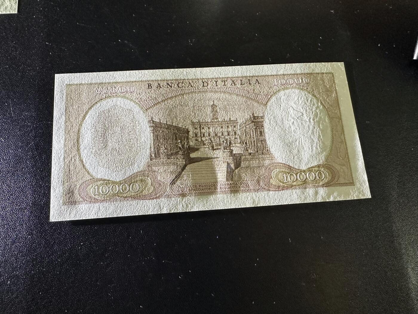 《外钞收藏家》第六百二十二期（精品场）（长期征集拍品、欢迎藏友们联系合作）