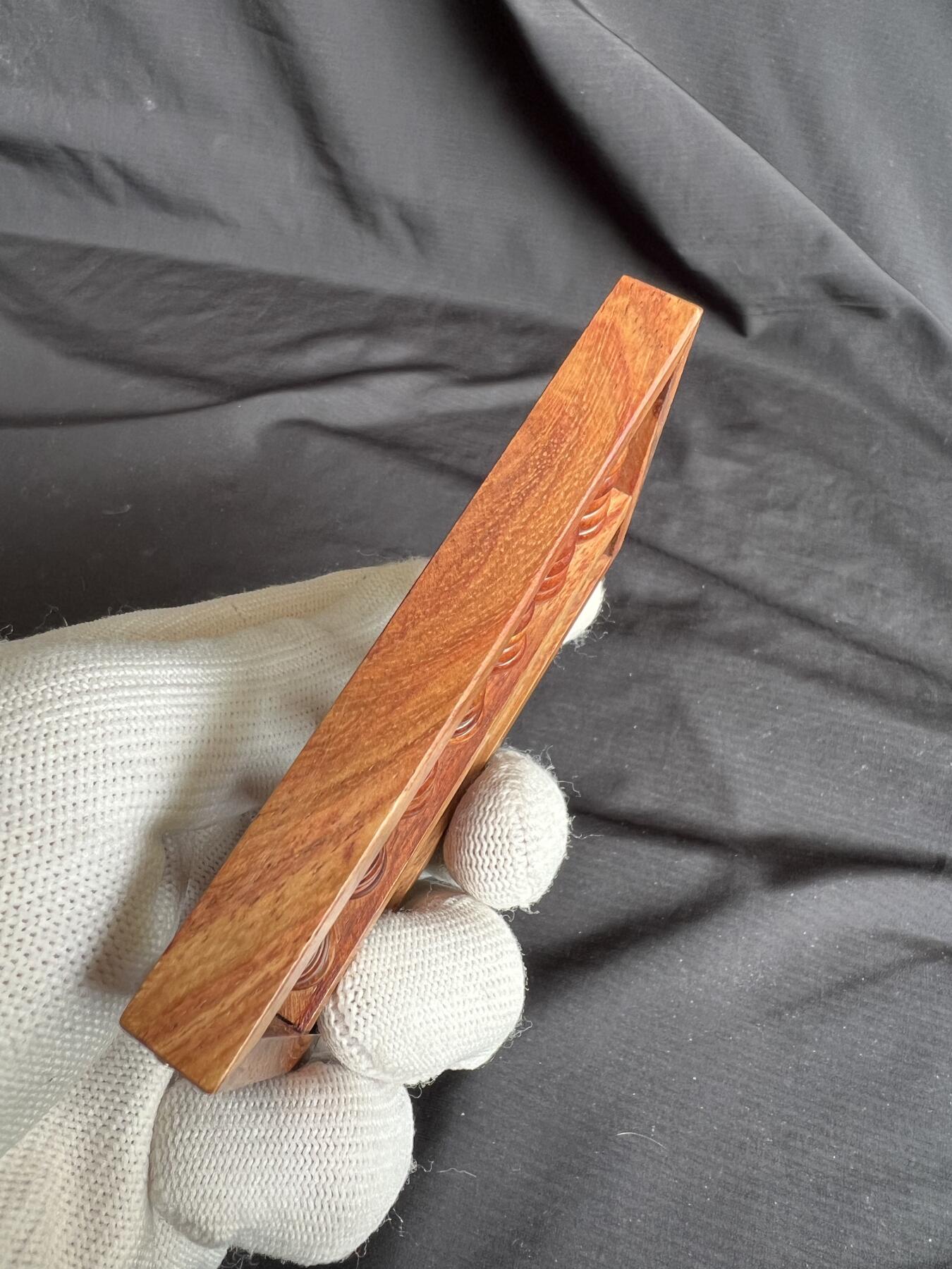 零元拍：“算盘一响，黄金万两”海南黄花梨七档小算盘。尺寸：92/60.5MM