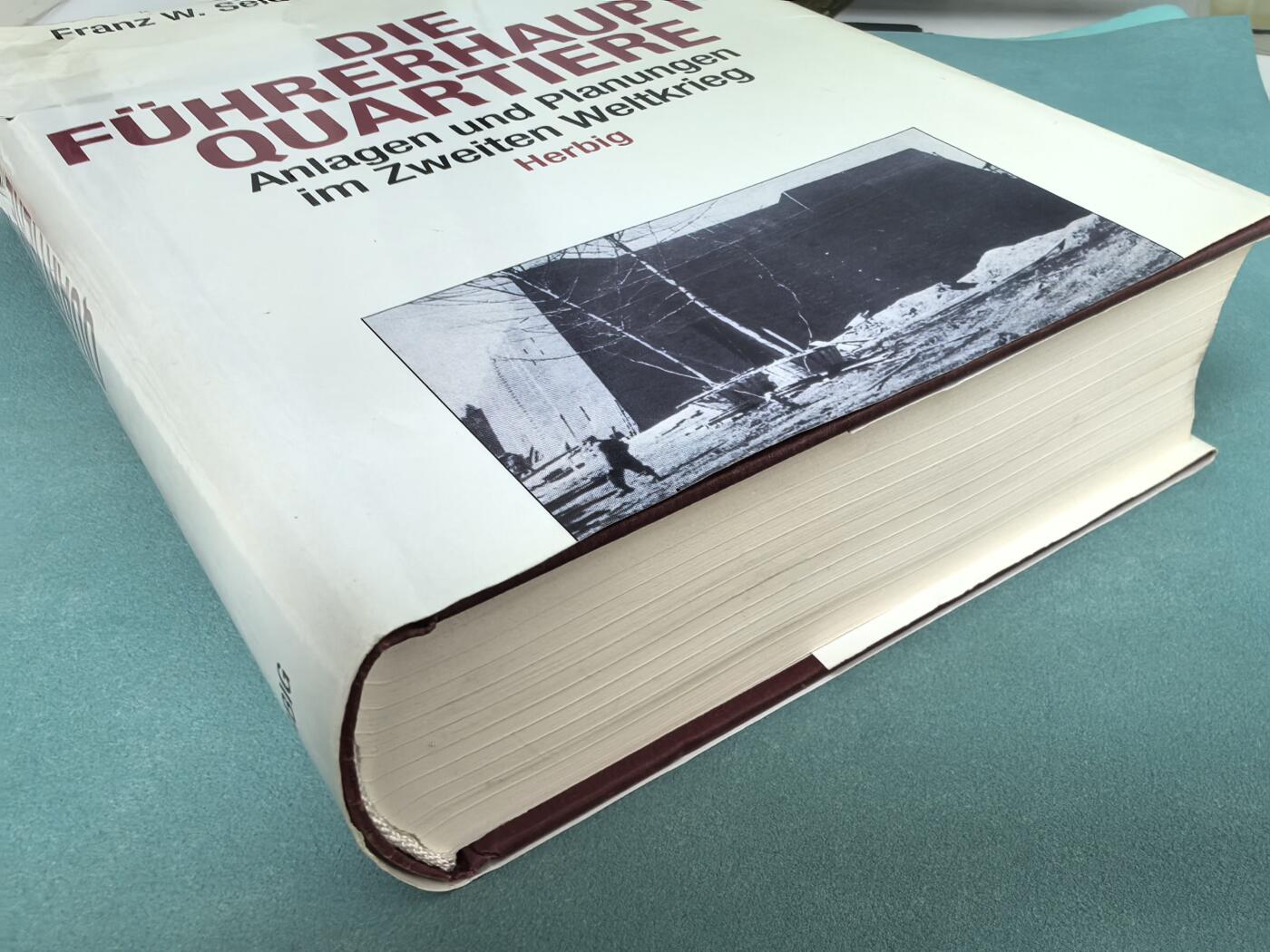 盛世勋华——号角文化勋章邮票专场拍卖第311期 德语专业文献 元首大本营：第二次世界大战中的设施与规划 厚达382页